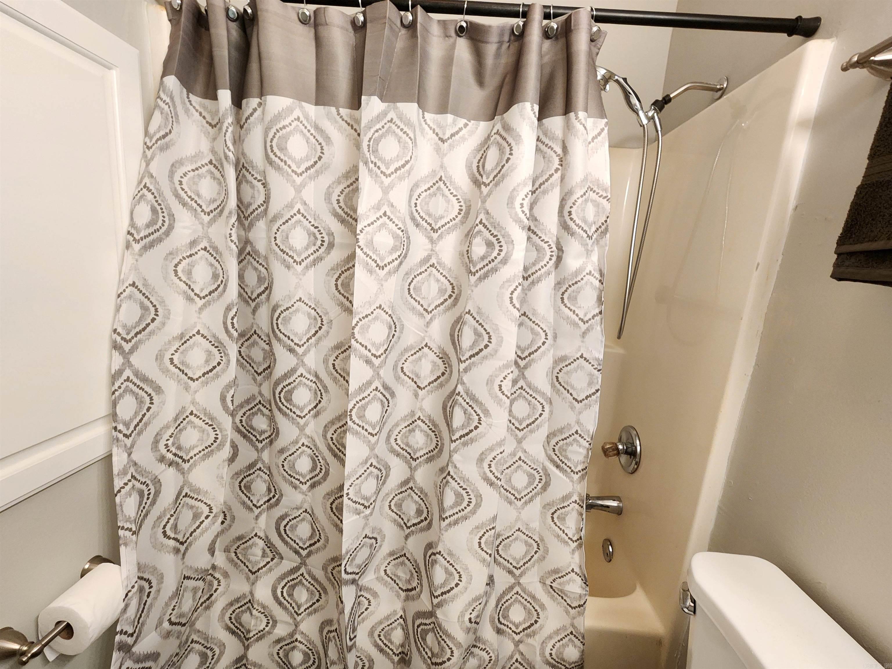 211 Burnt Rock Falls  Fairfield Bay, AR