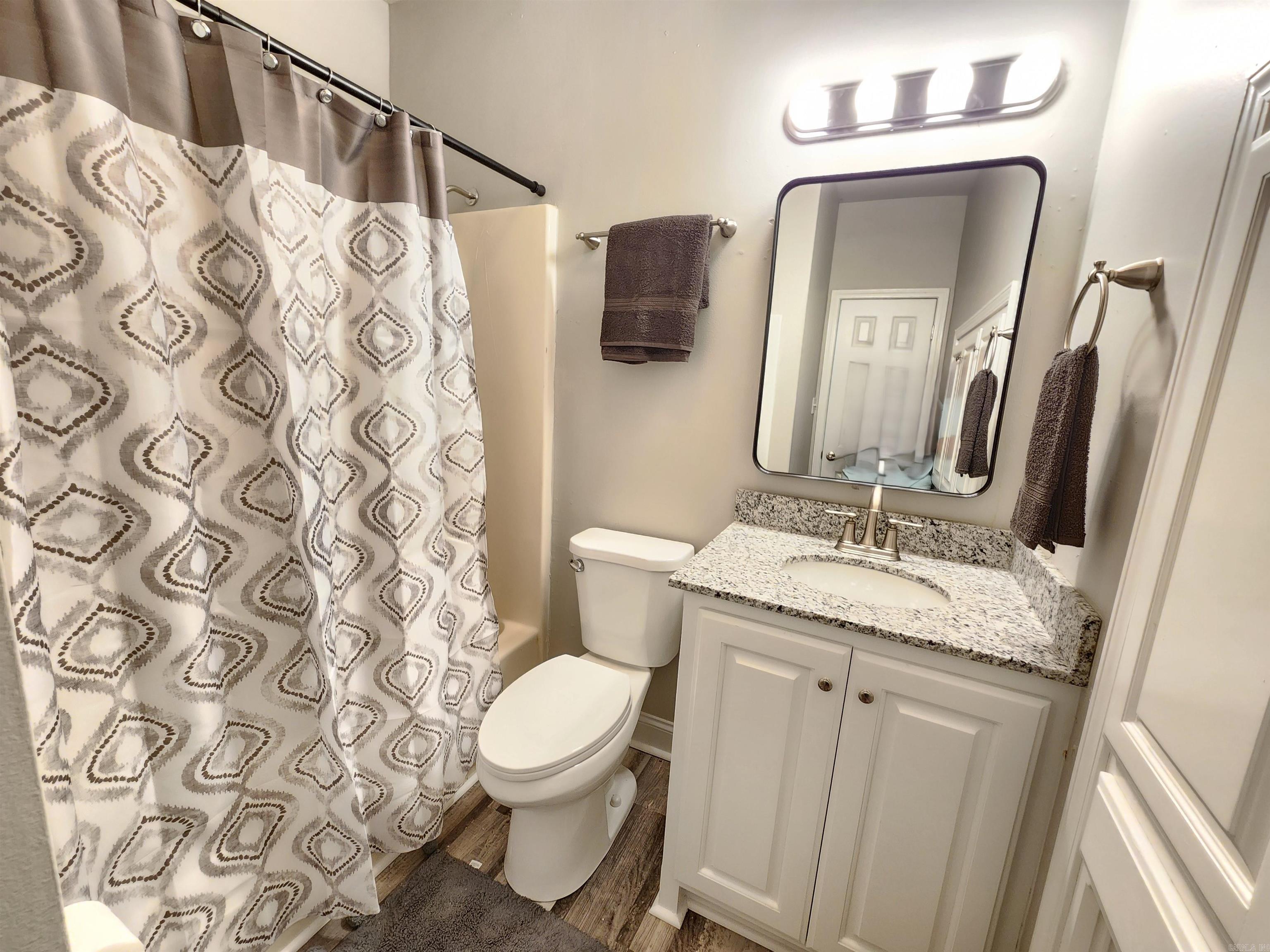 211 Burnt Rock Falls  Fairfield Bay, AR