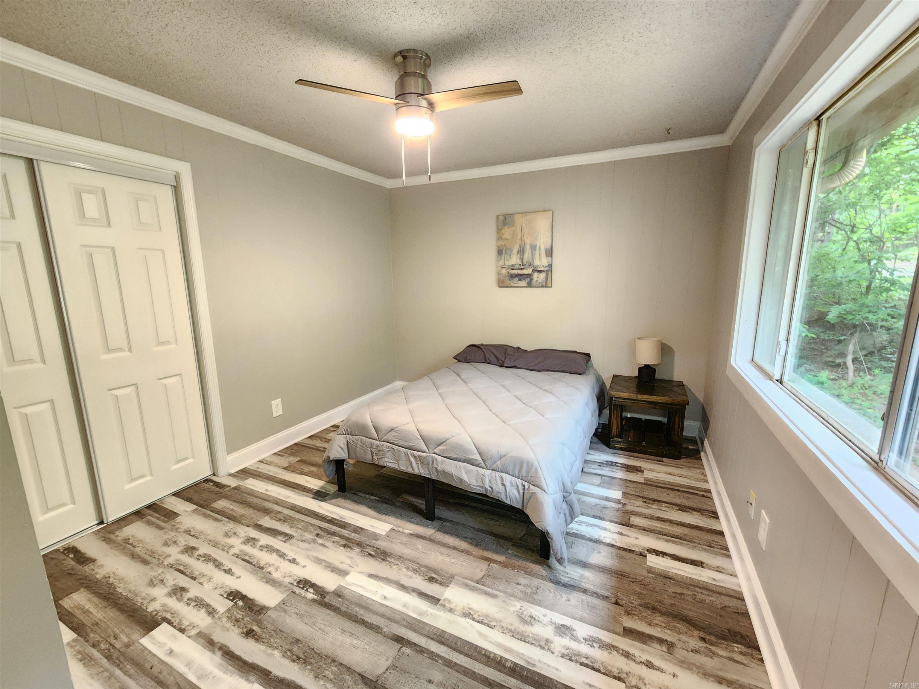 211 Burnt Rock Falls  Fairfield Bay, AR