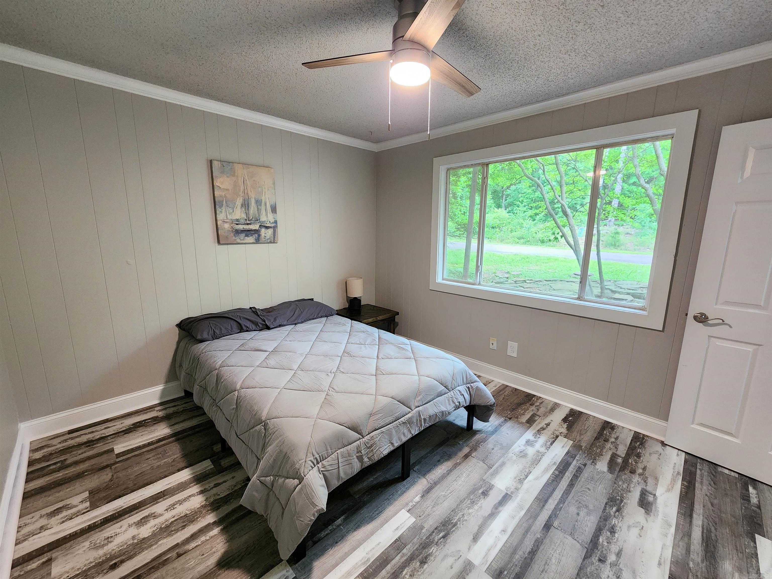 211 Burnt Rock Falls  Fairfield Bay, AR