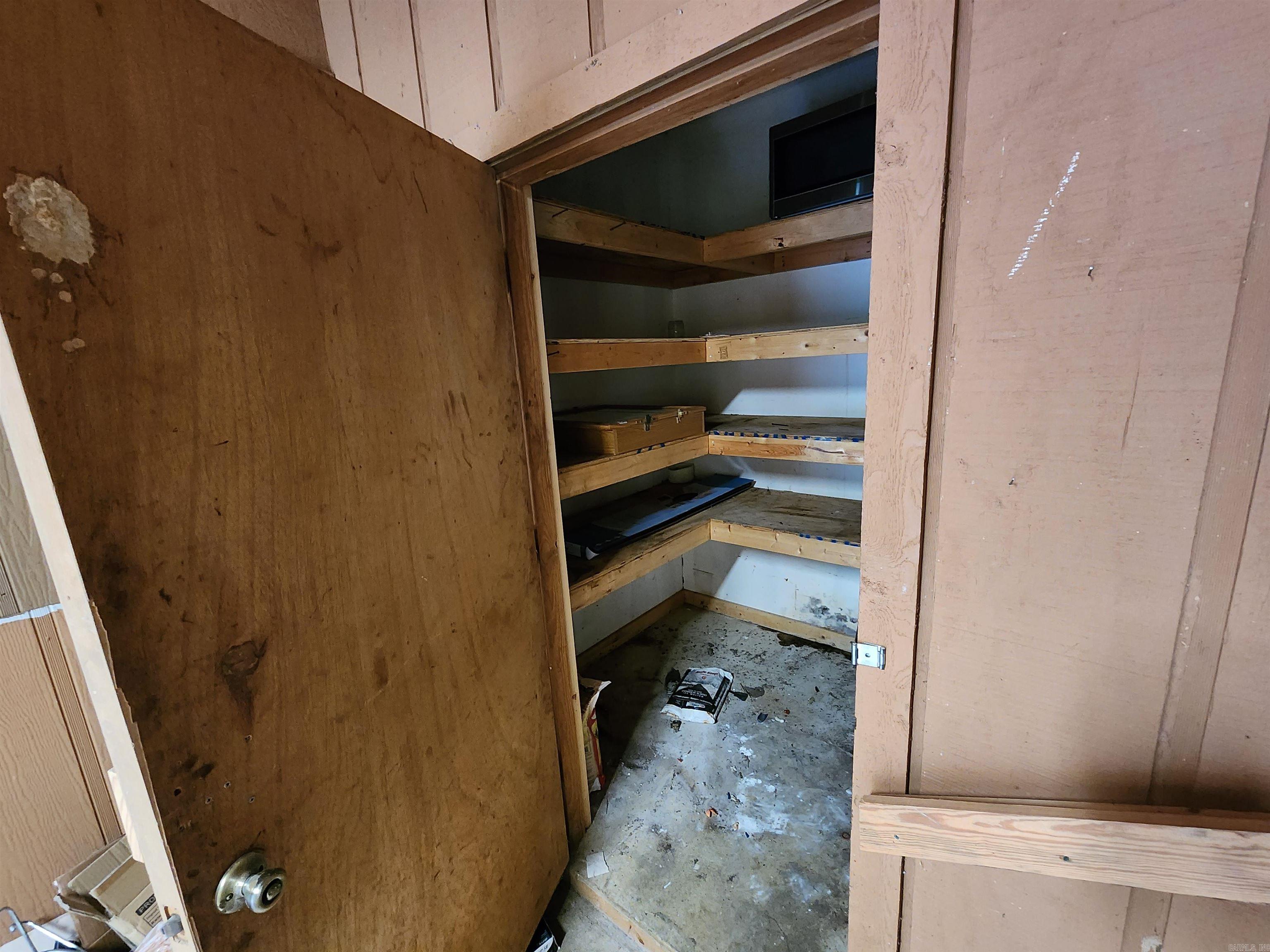 211 Burnt Rock Falls  Fairfield Bay, AR