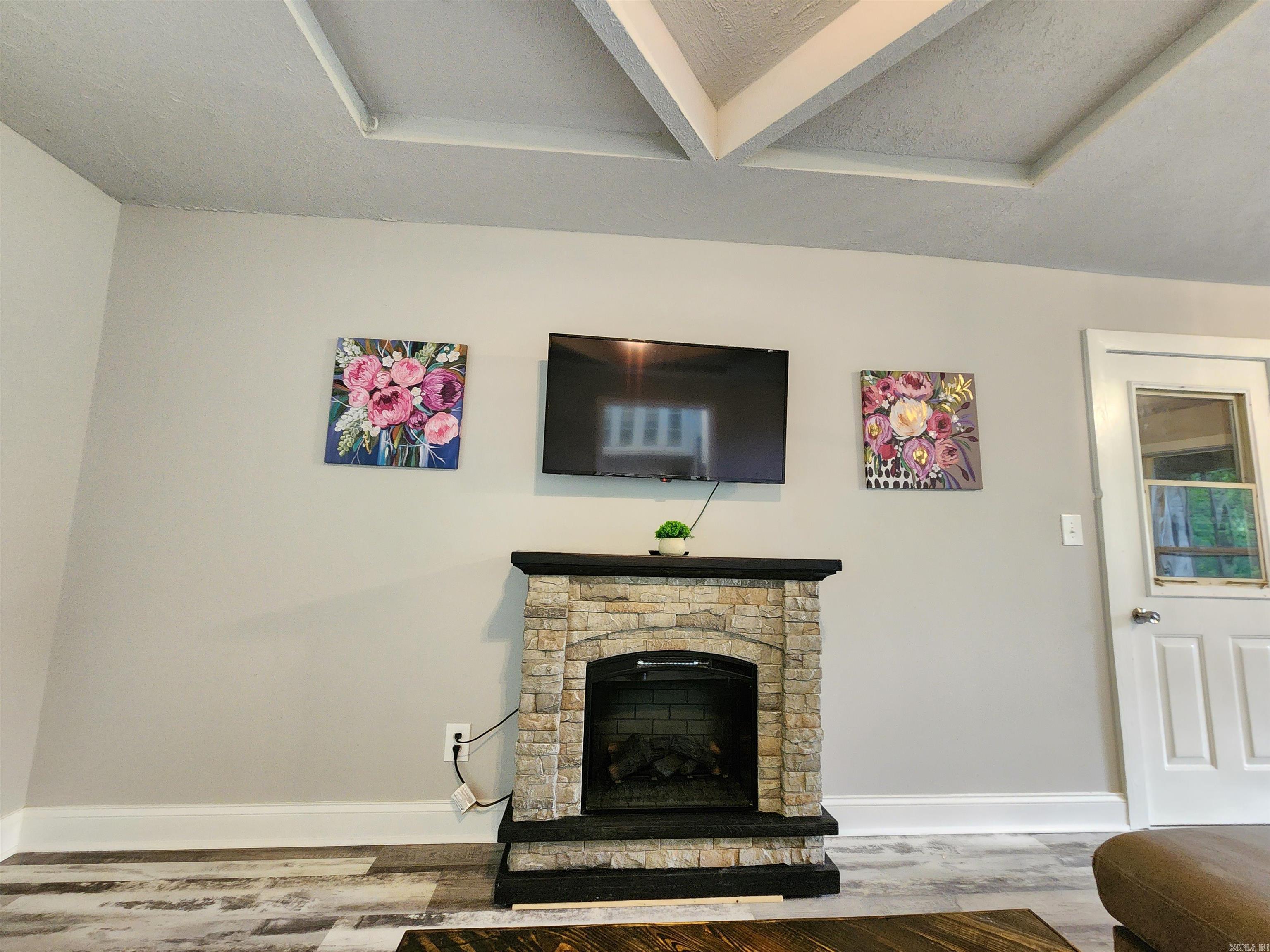 211 Burnt Rock Falls  Fairfield Bay, AR