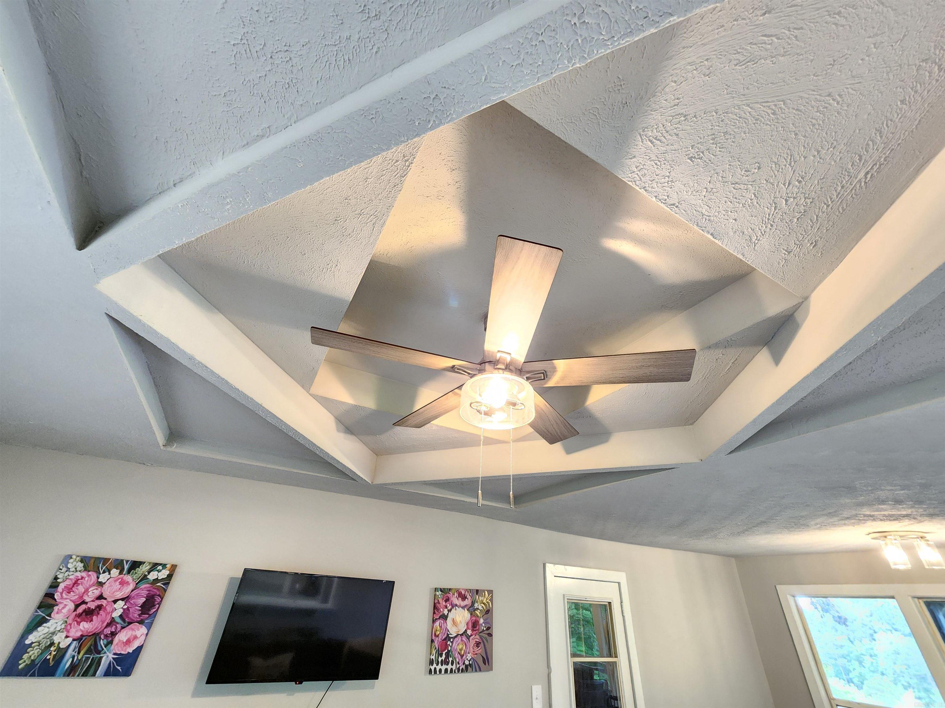 211 Burnt Rock Falls  Fairfield Bay, AR