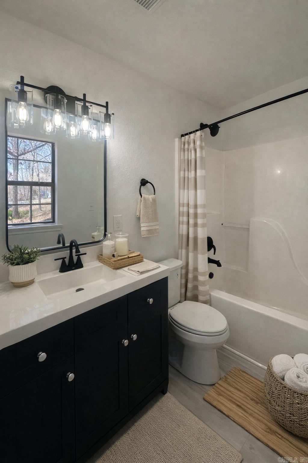 2208 Singleton  Little Rock, AR