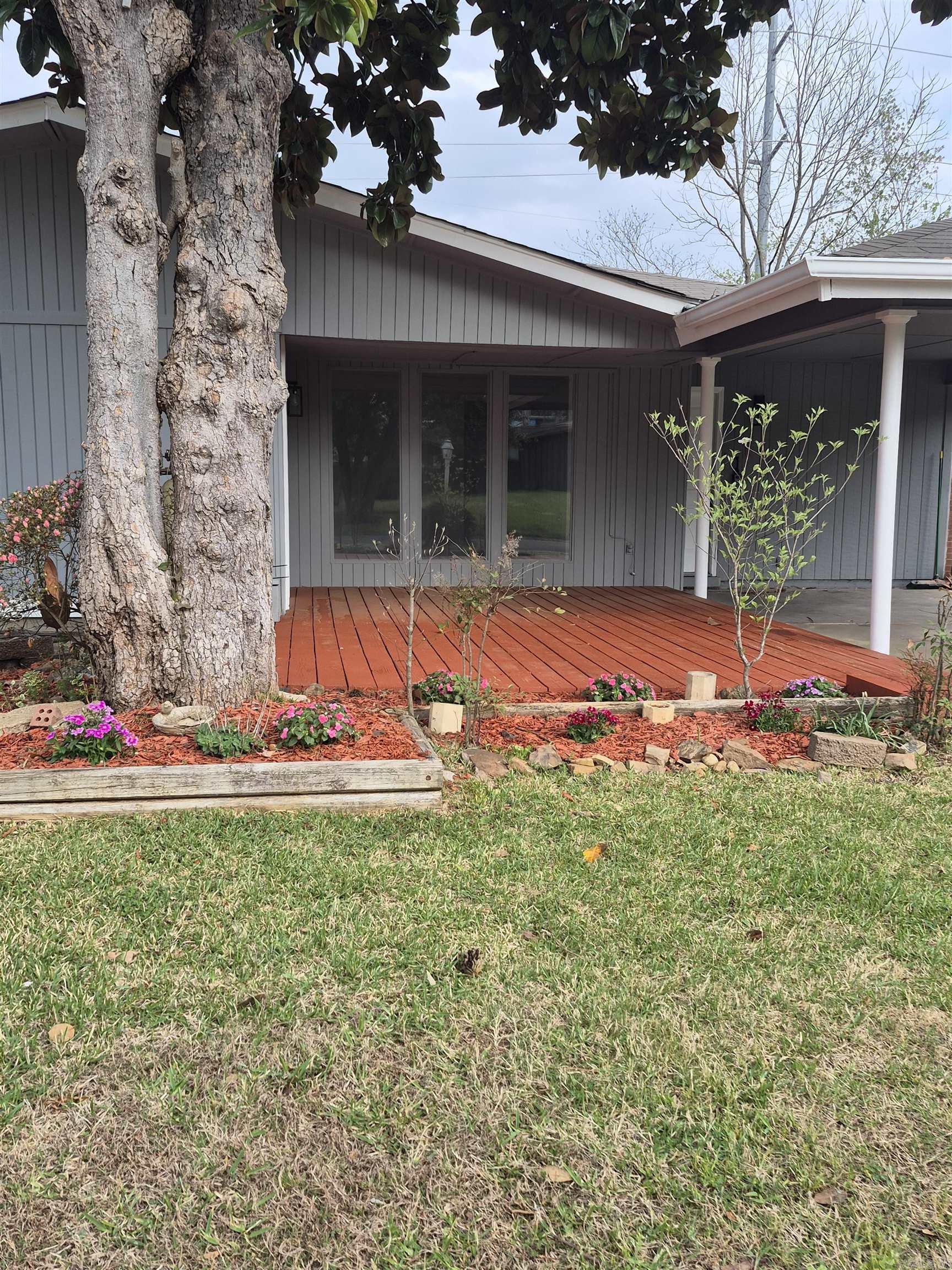 15 Phyllis Court Jacksonville, AR 72076-2403