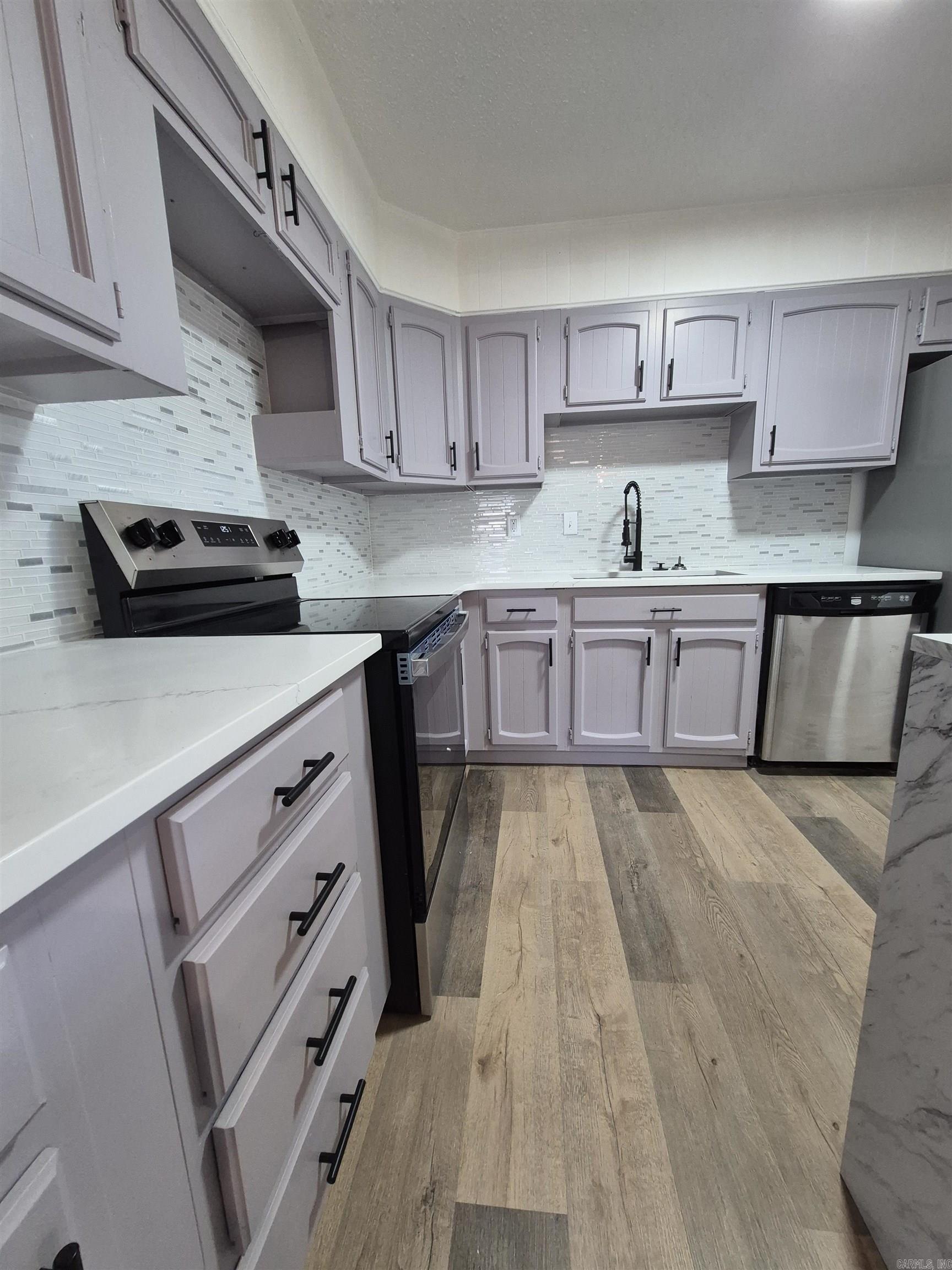 15 Phyllis Court Jacksonville, AR 72076-2403