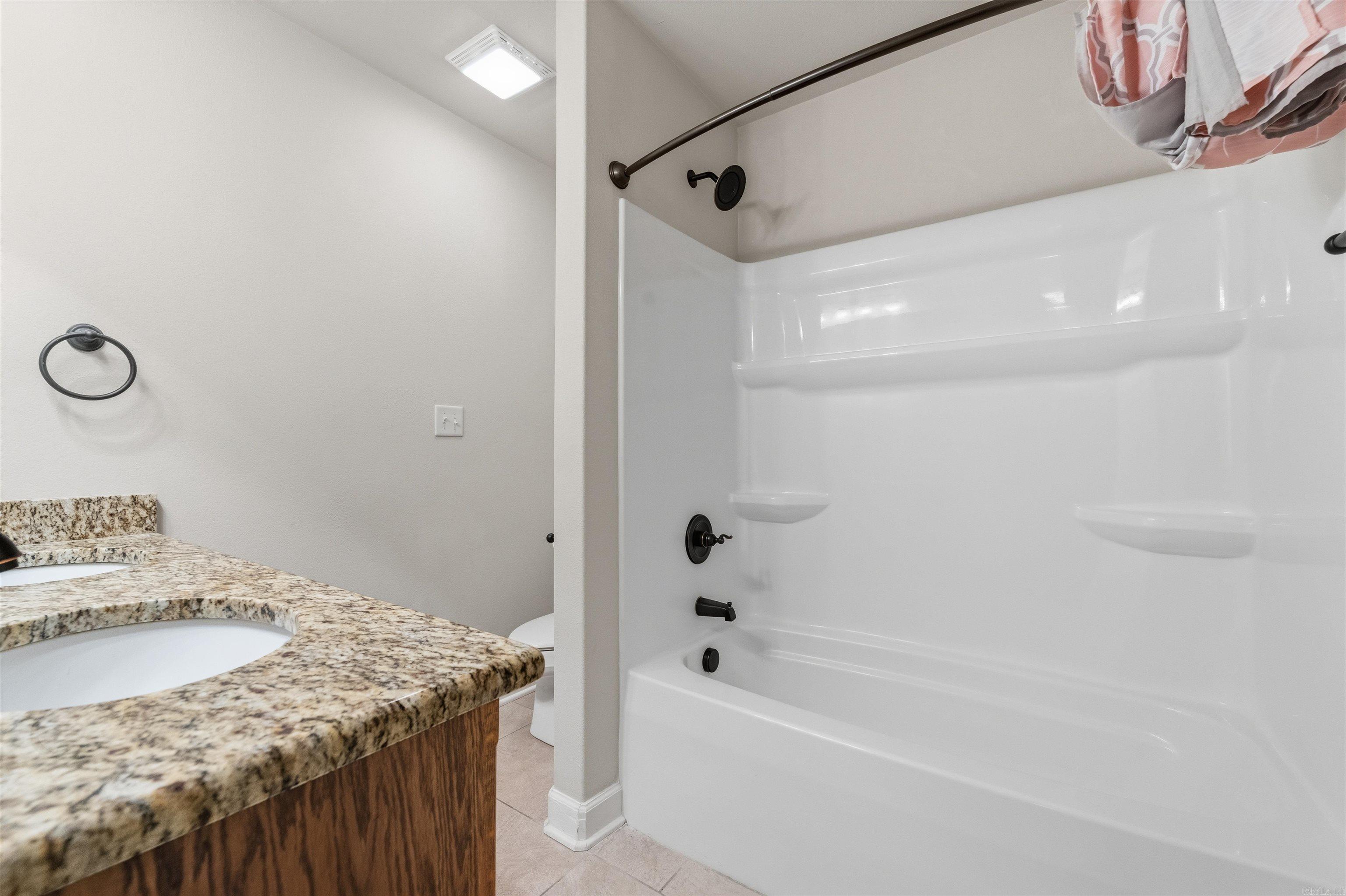 5502 Glenn Cove Bryant, AR 72022