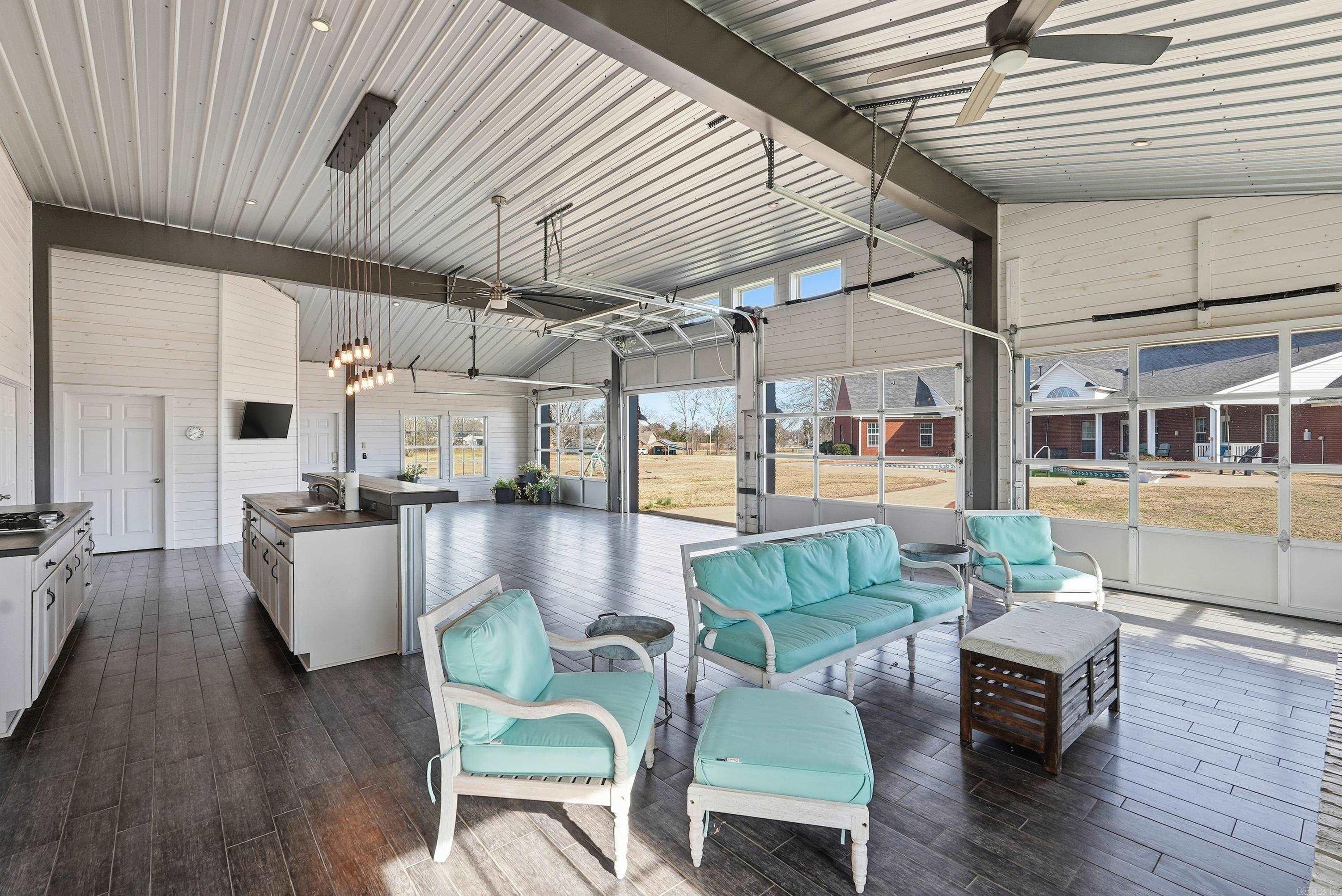 12 Lacie  Greenbrier, AR