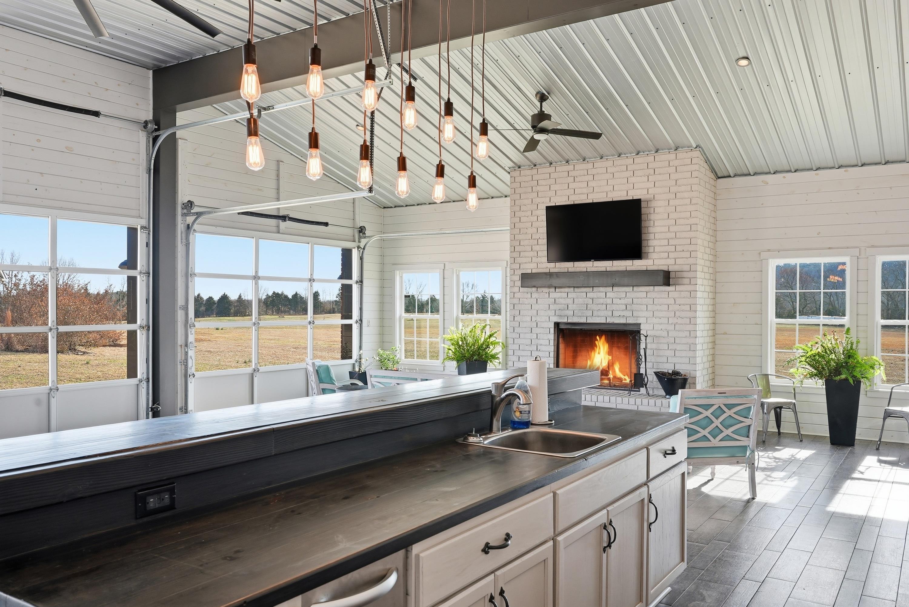 12 Lacie  Greenbrier, AR