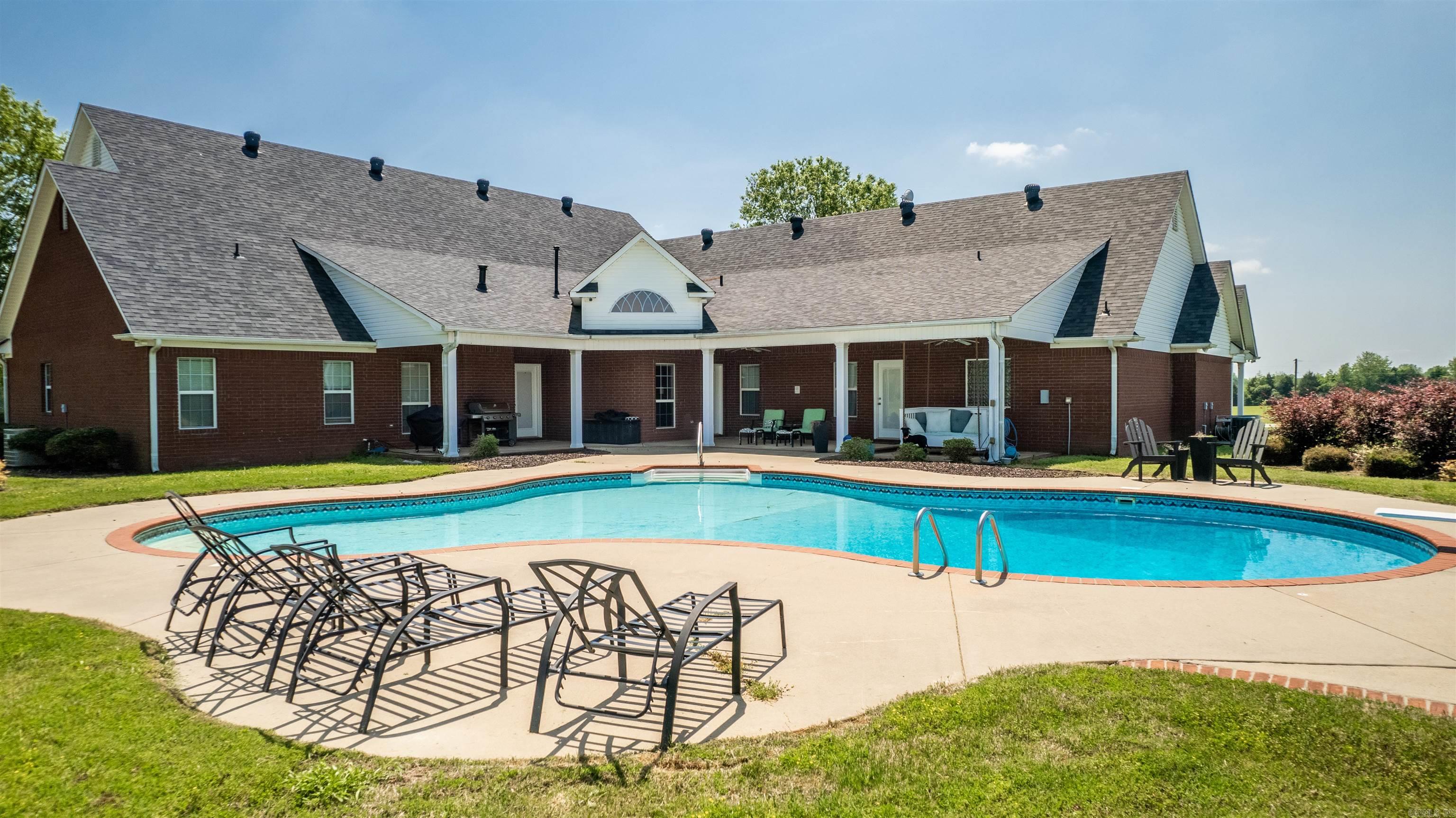 12 Lacie  Greenbrier, AR