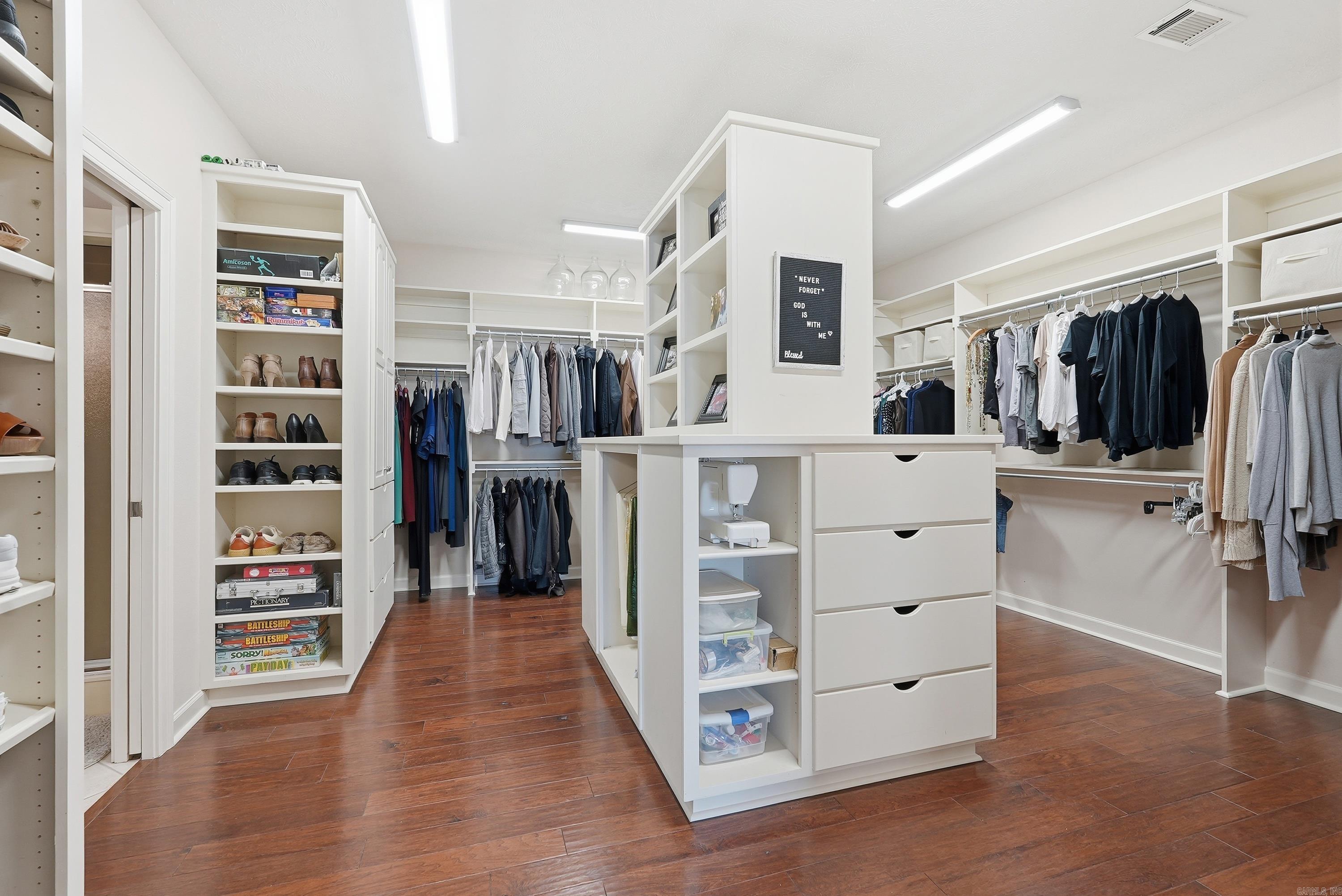 12 Lacie  Greenbrier, AR