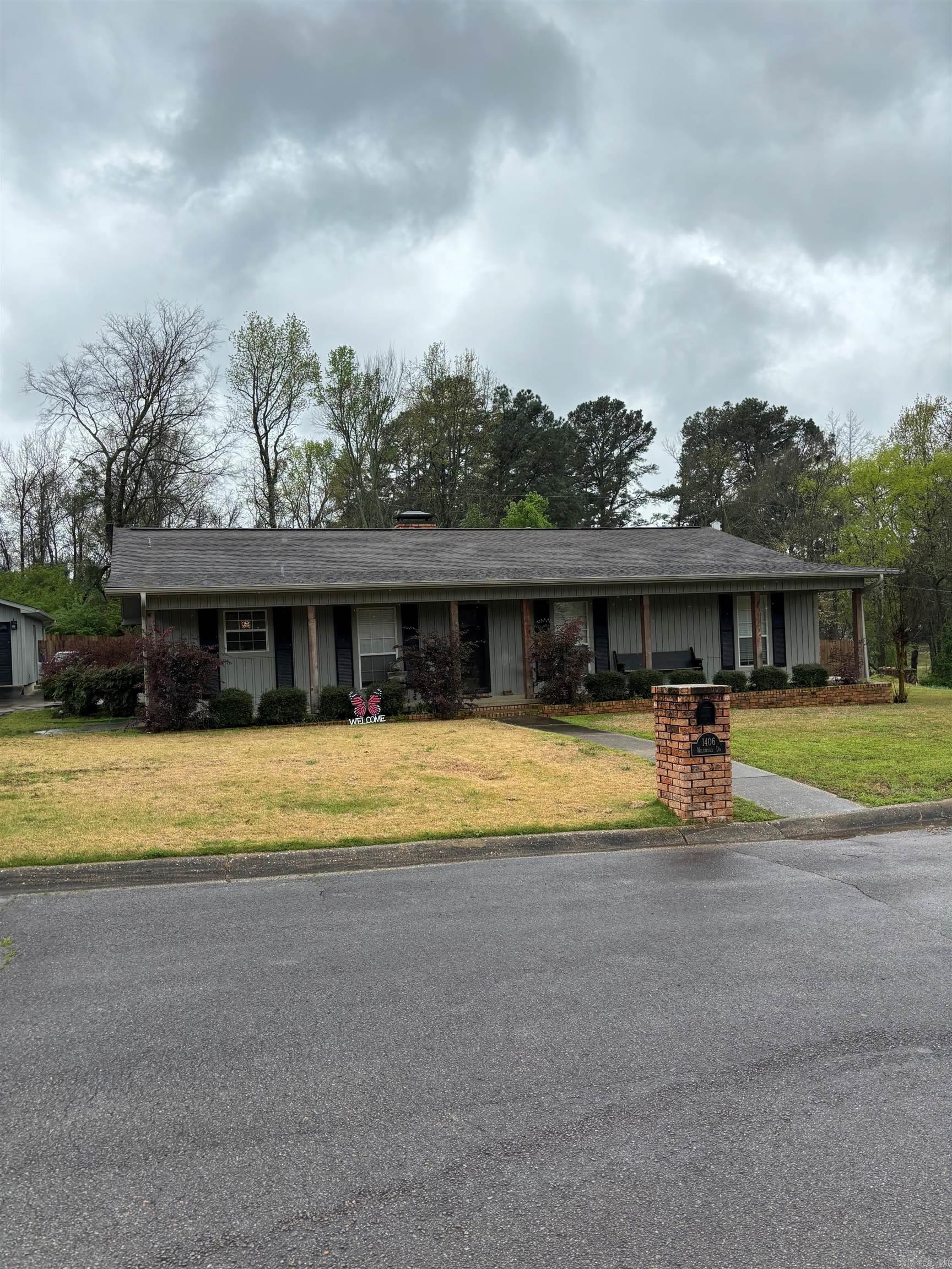 1406 Wildwood  Nashville, AR