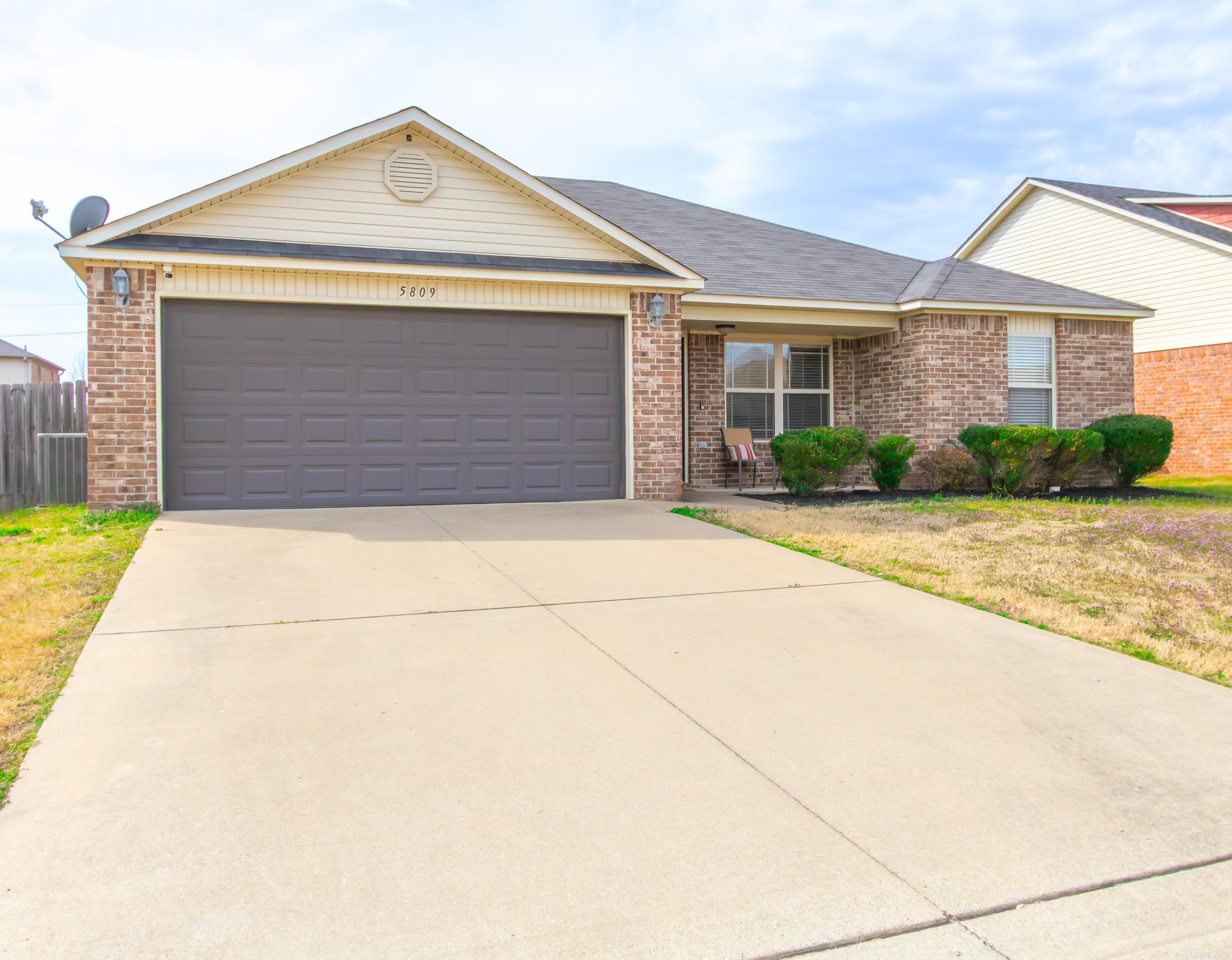 5809 Pin Oak  North Little Rock, AR
