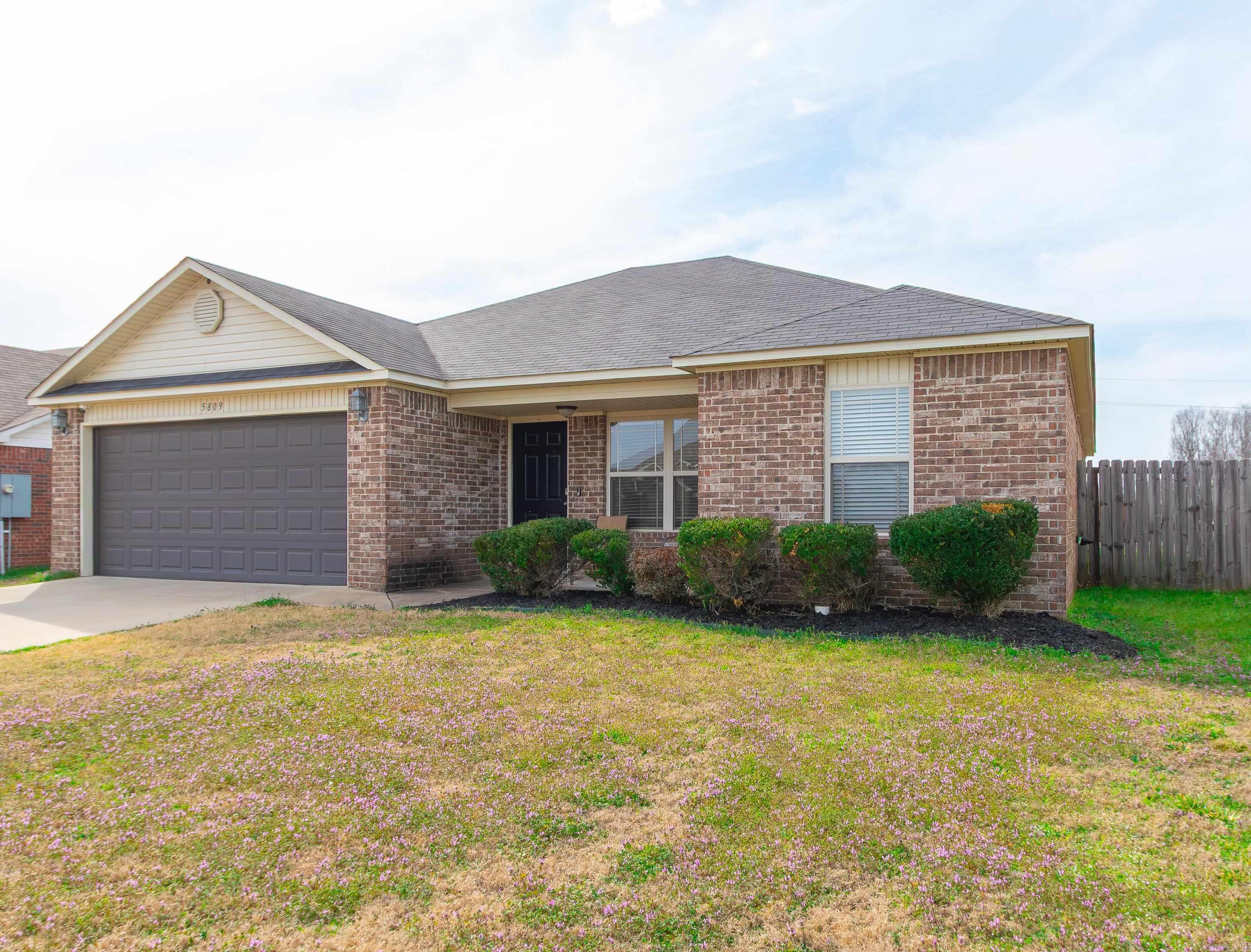 5809 Pin Oak  North Little Rock, AR