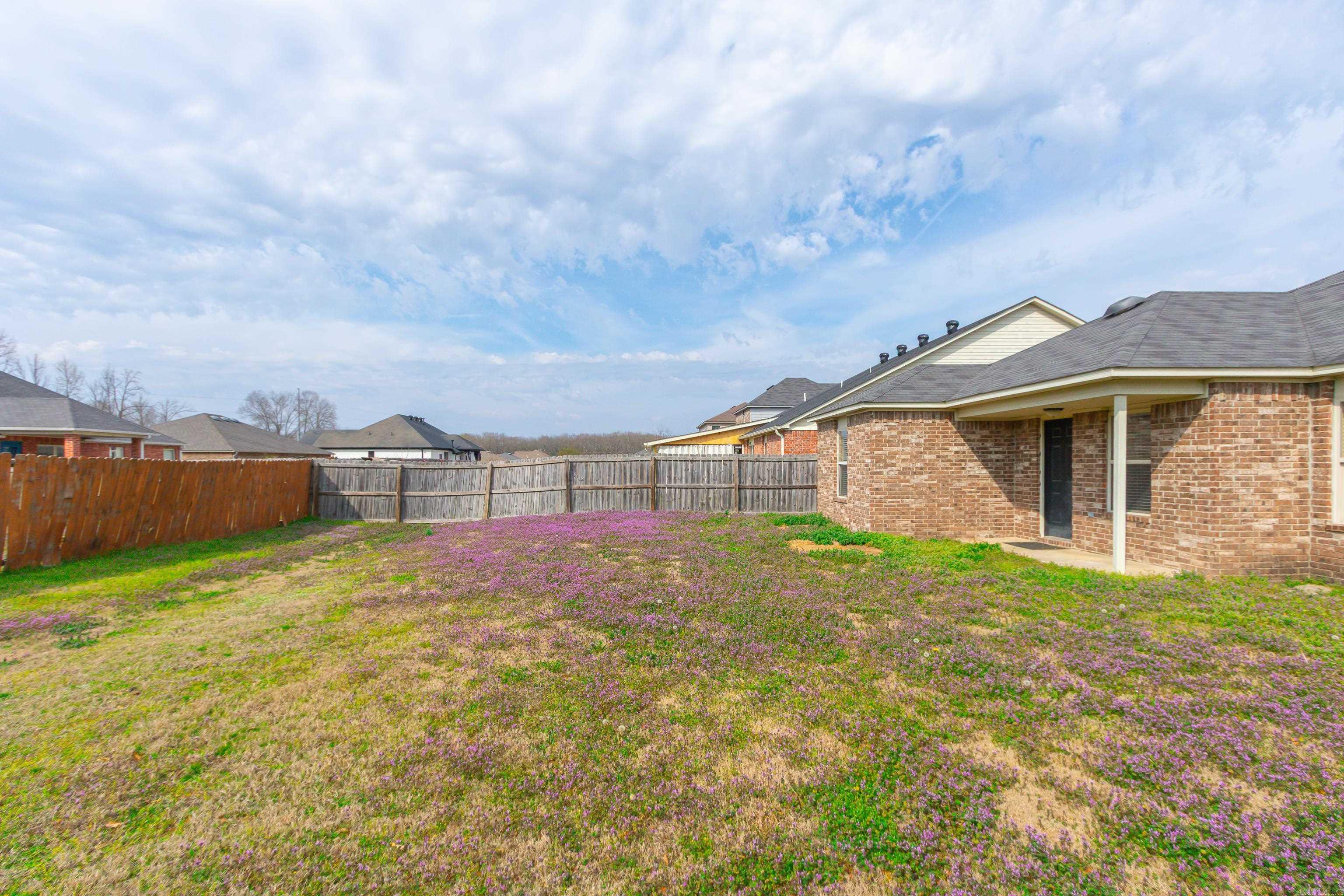 5809 Pin Oak  North Little Rock, AR