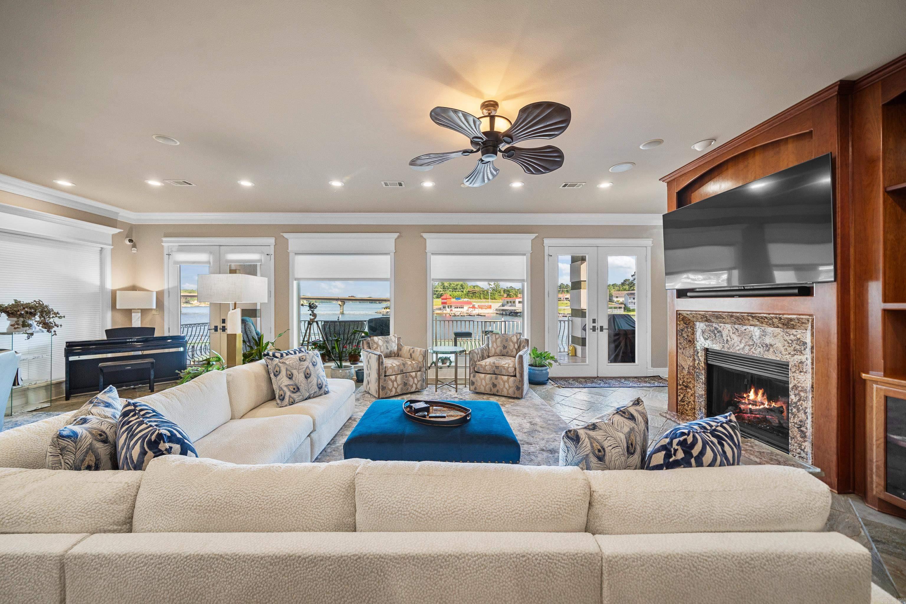 347 Paradise Pt  Hot Springs, AR