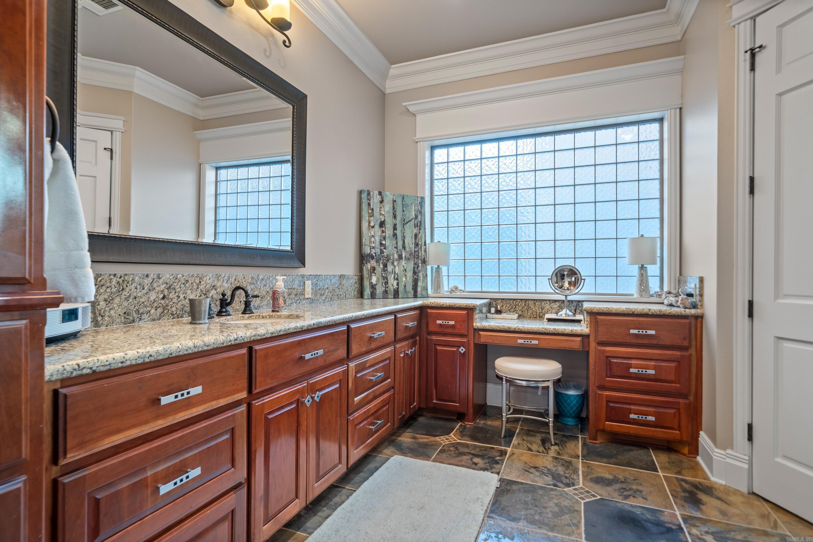 347 Paradise Pt  Hot Springs, AR