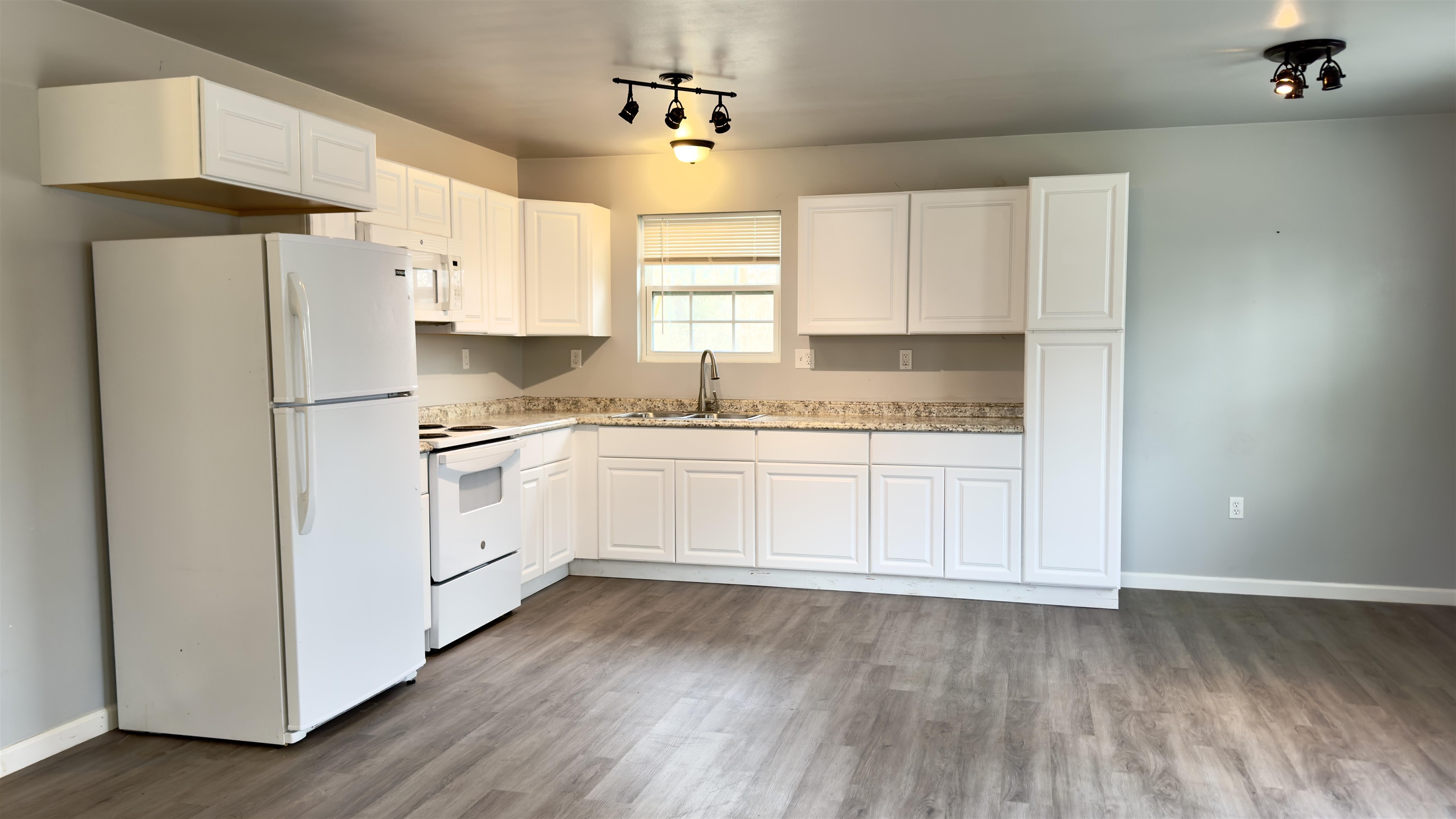 1273 Knob Creek  Melbourne, AR