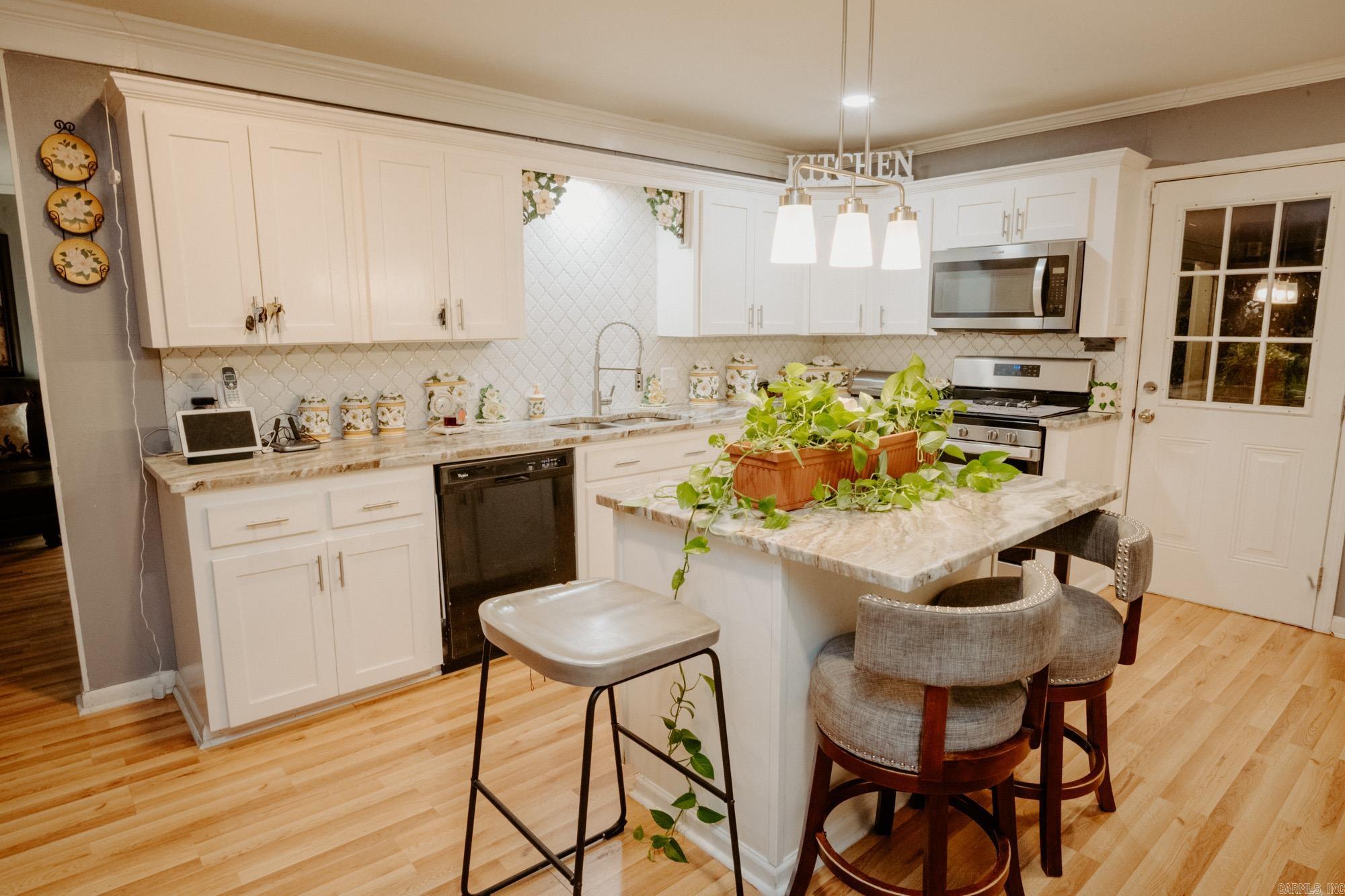 1512 Chris  Benton, AR