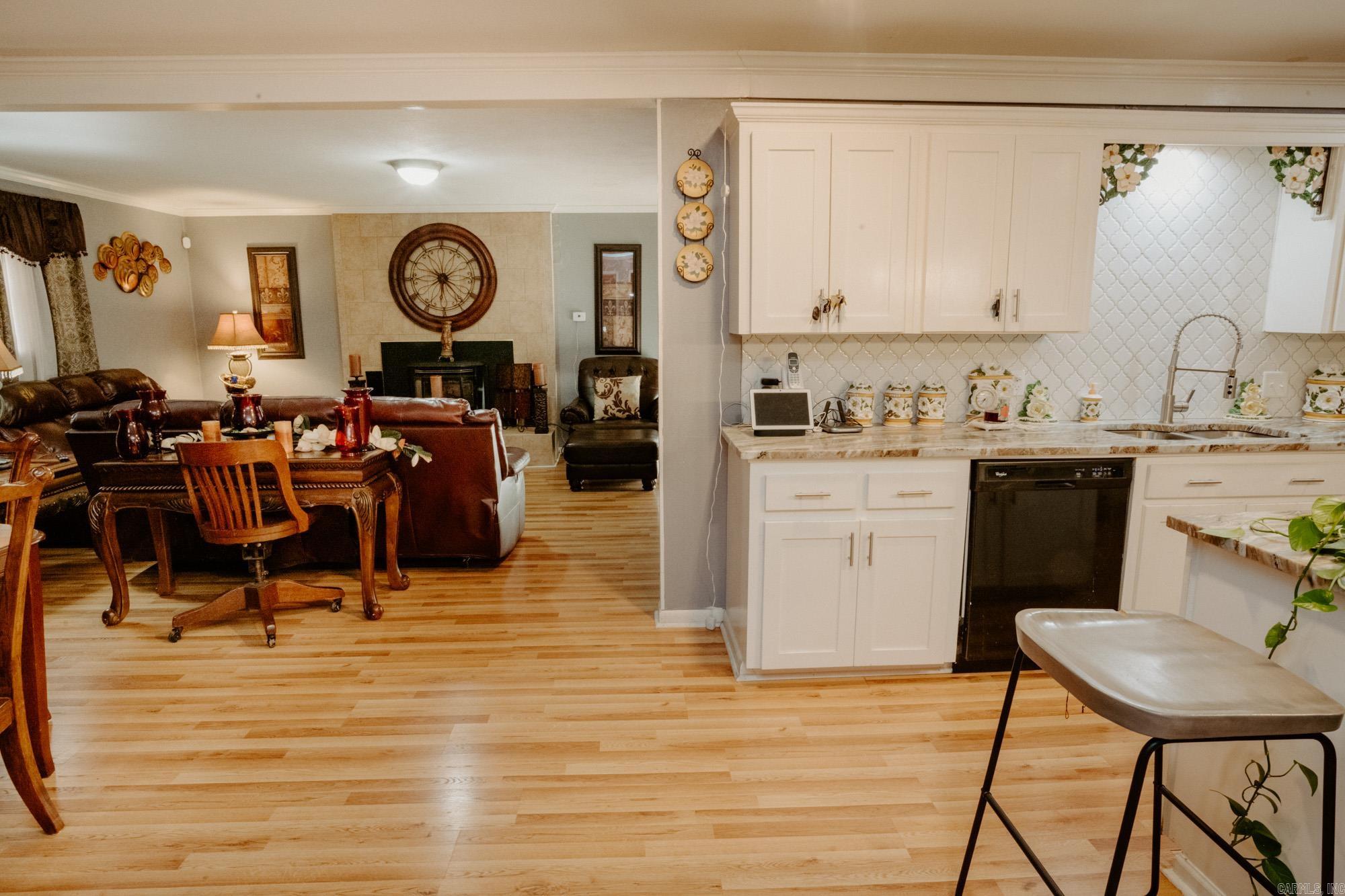 1512 Chris  Benton, AR