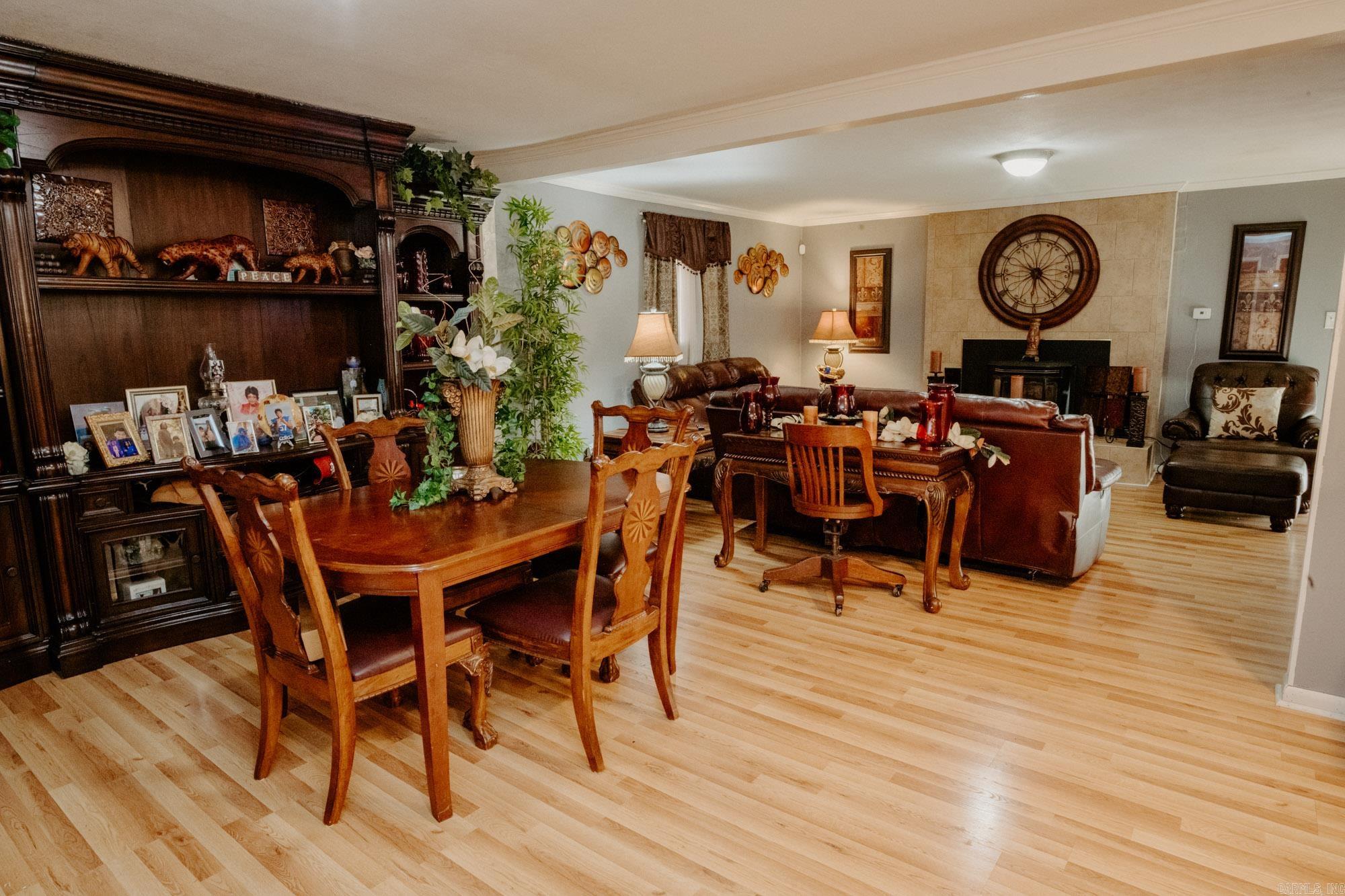 1512 Chris  Benton, AR