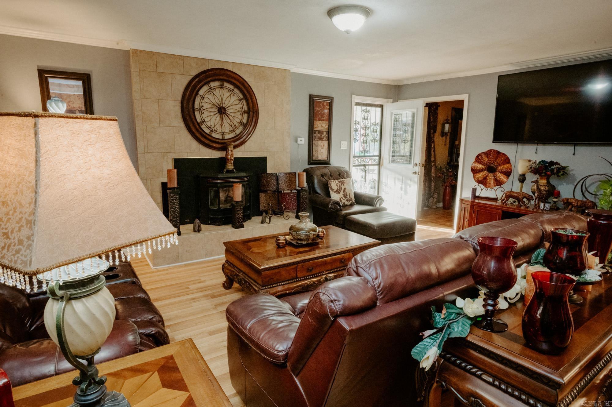 1512 Chris  Benton, AR