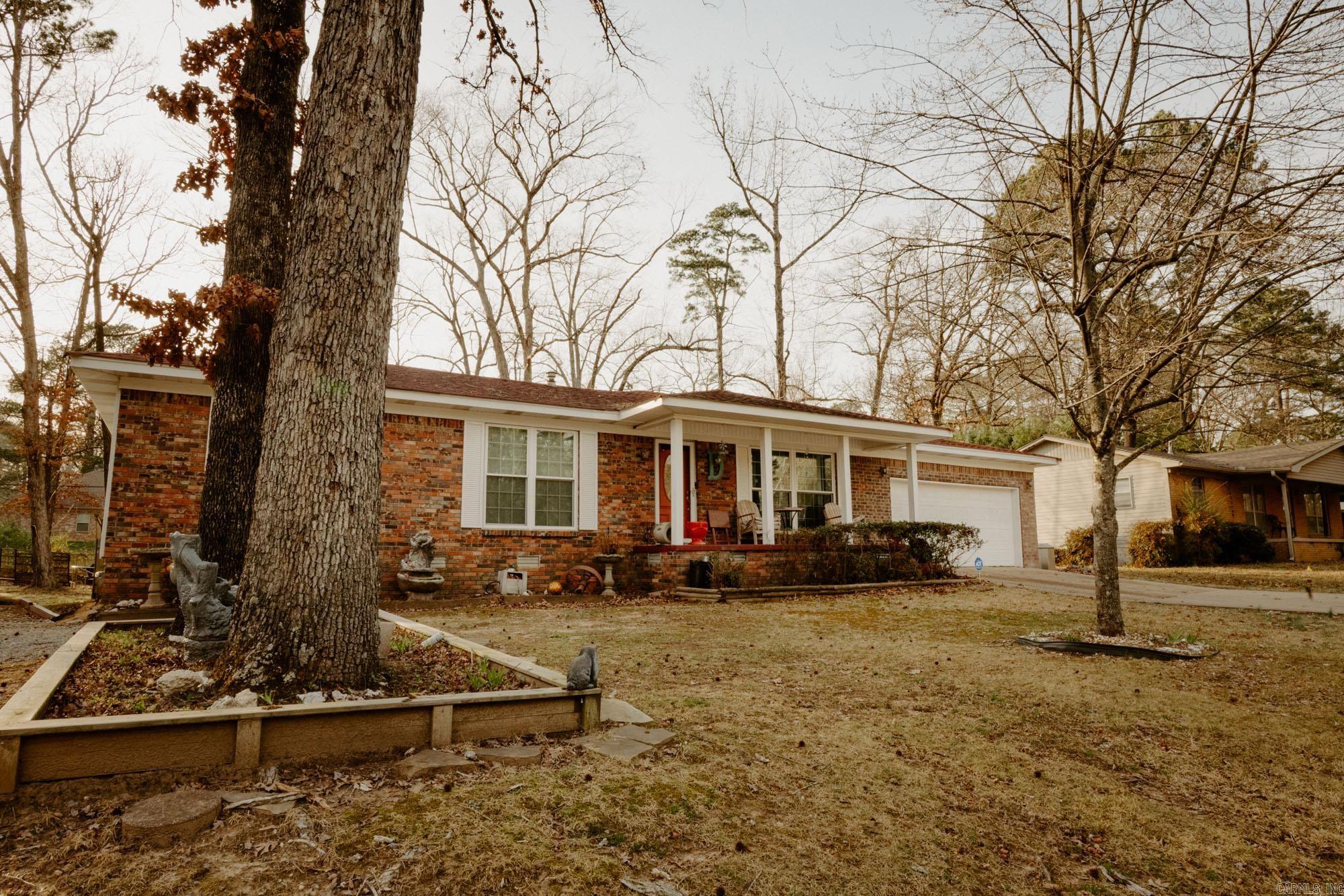 1512 Chris  Benton, AR