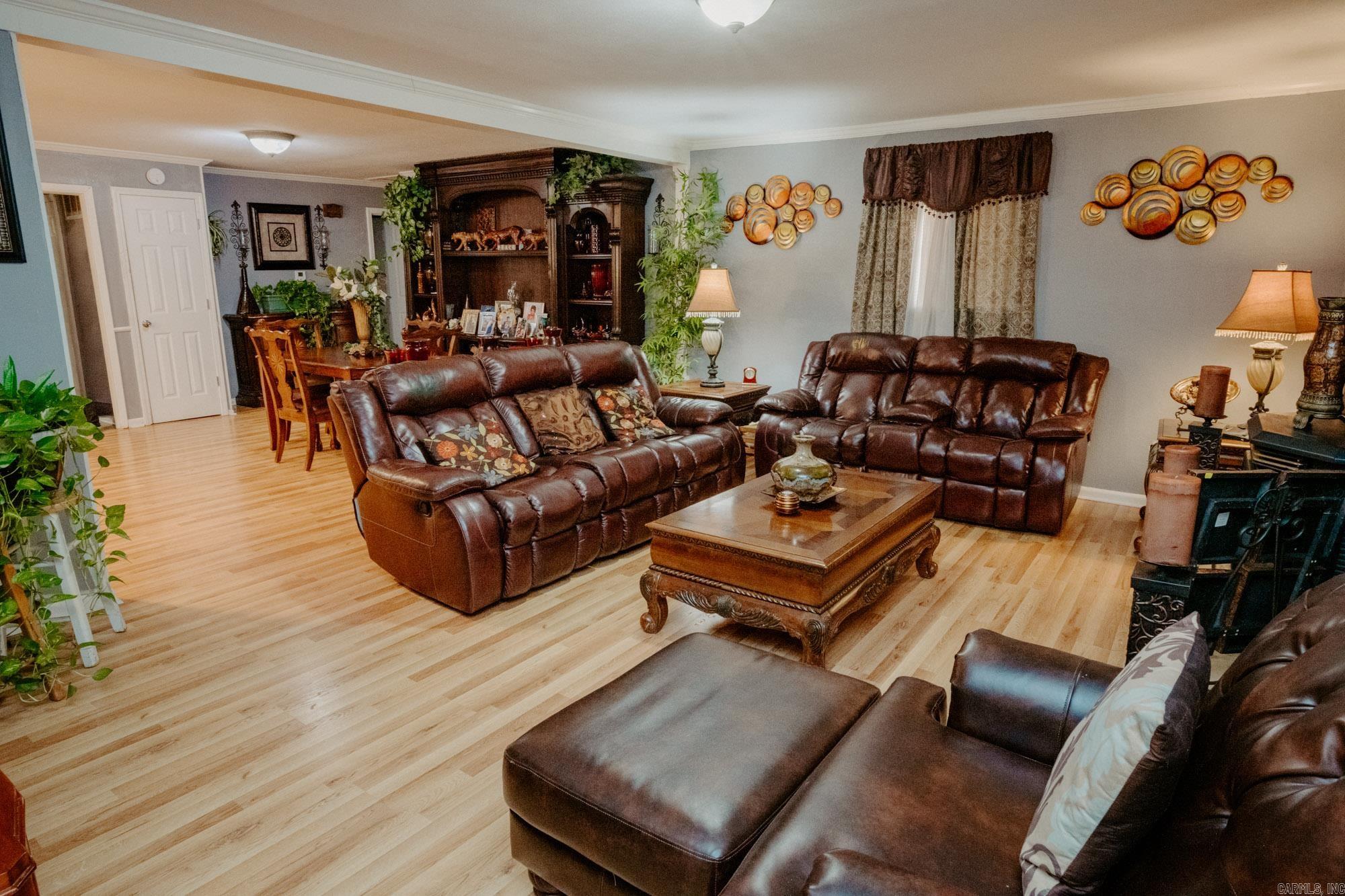 1512 Chris  Benton, AR