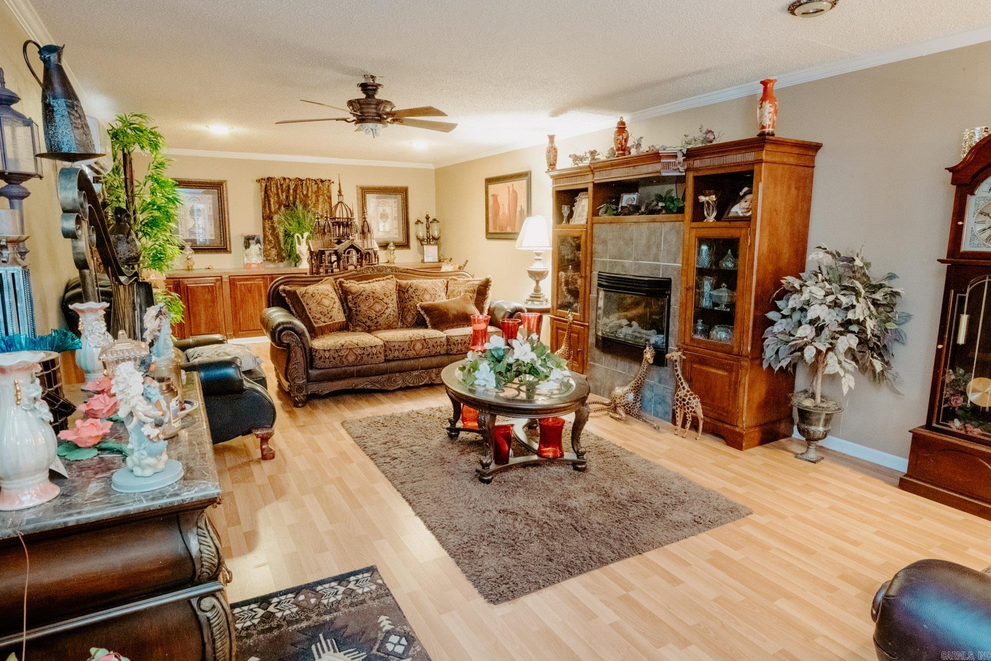 1512 Chris  Benton, AR