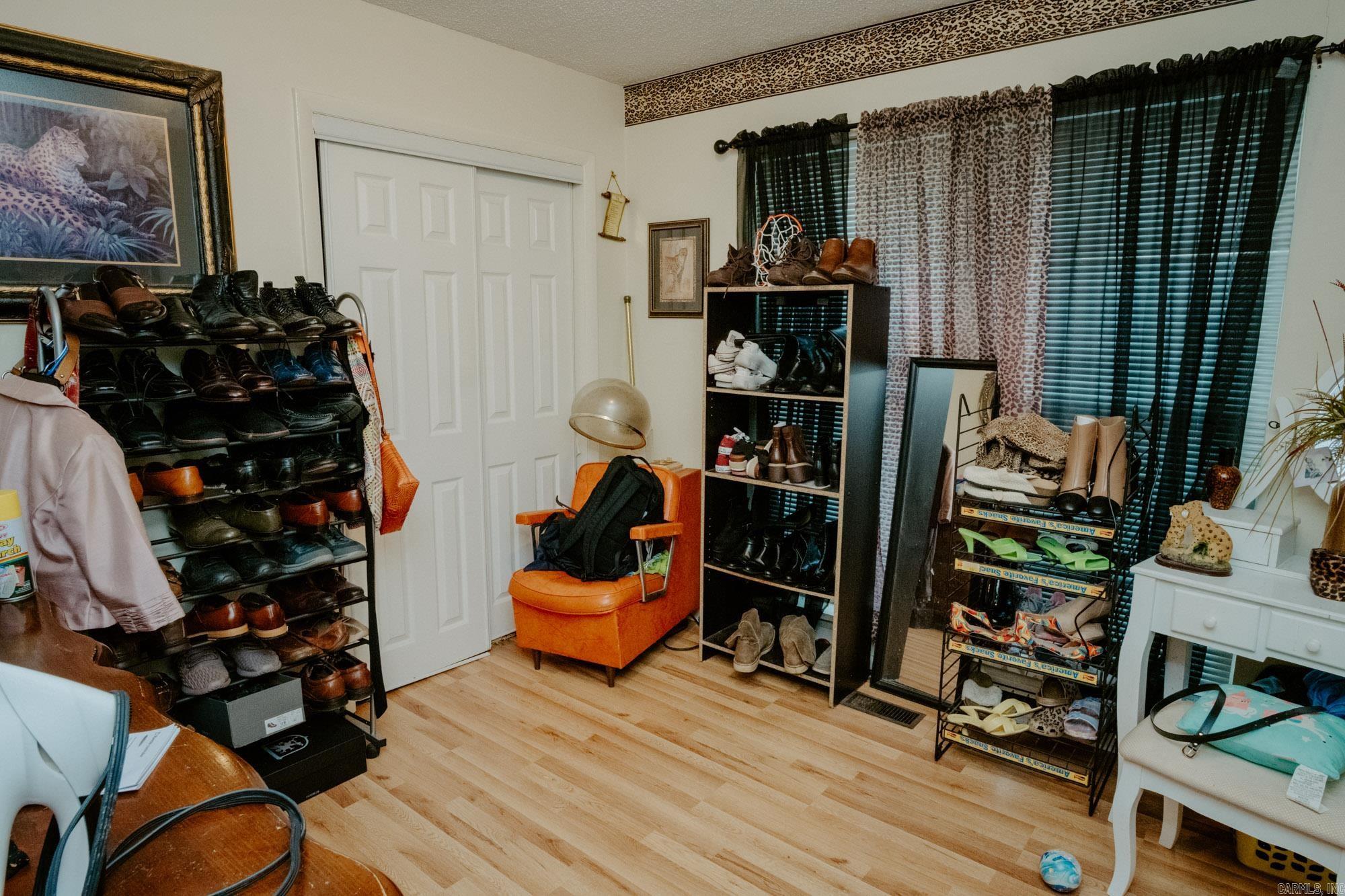 1512 Chris  Benton, AR