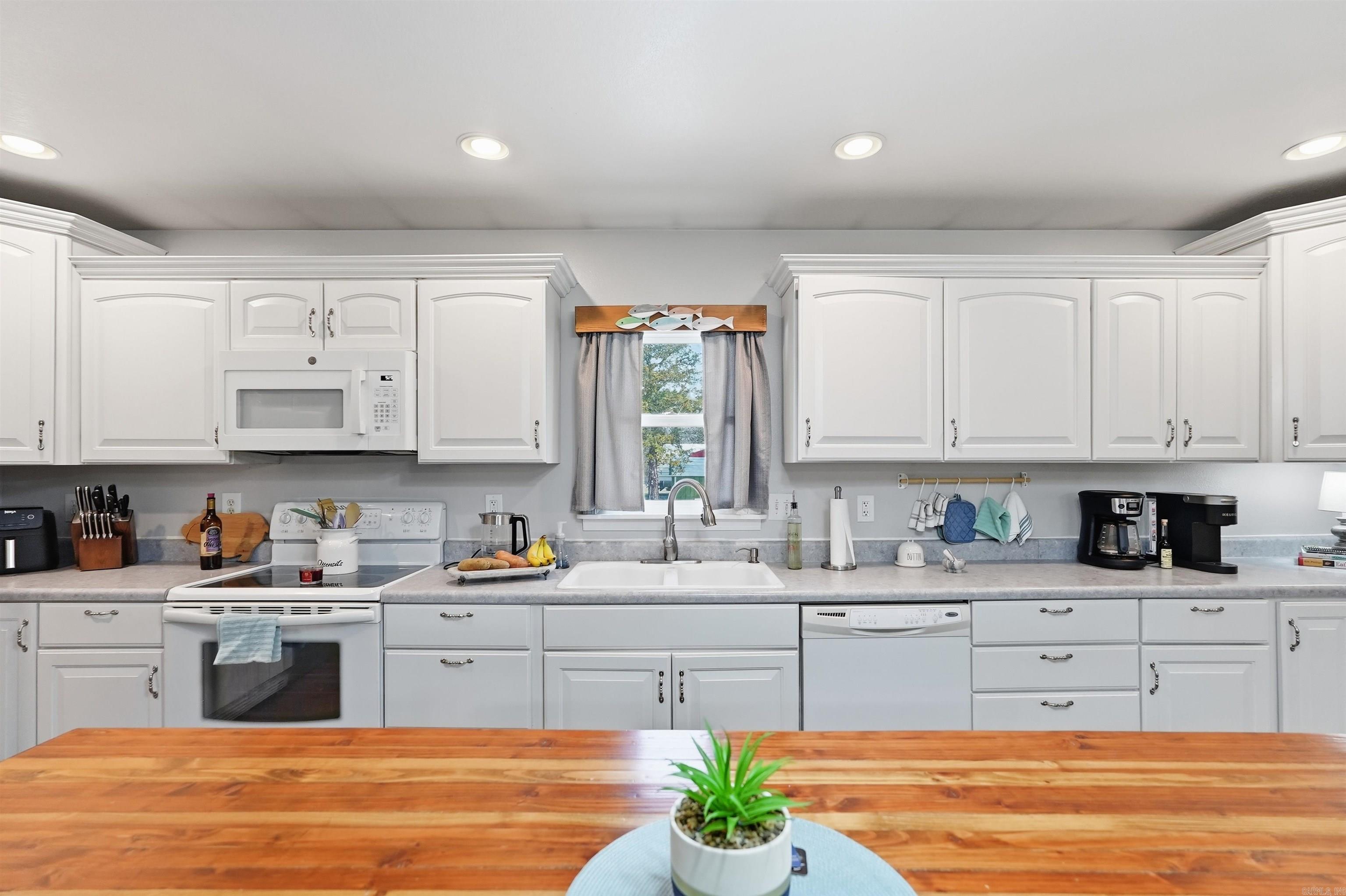 245 Skyline Dr.  Greers Ferry, AR