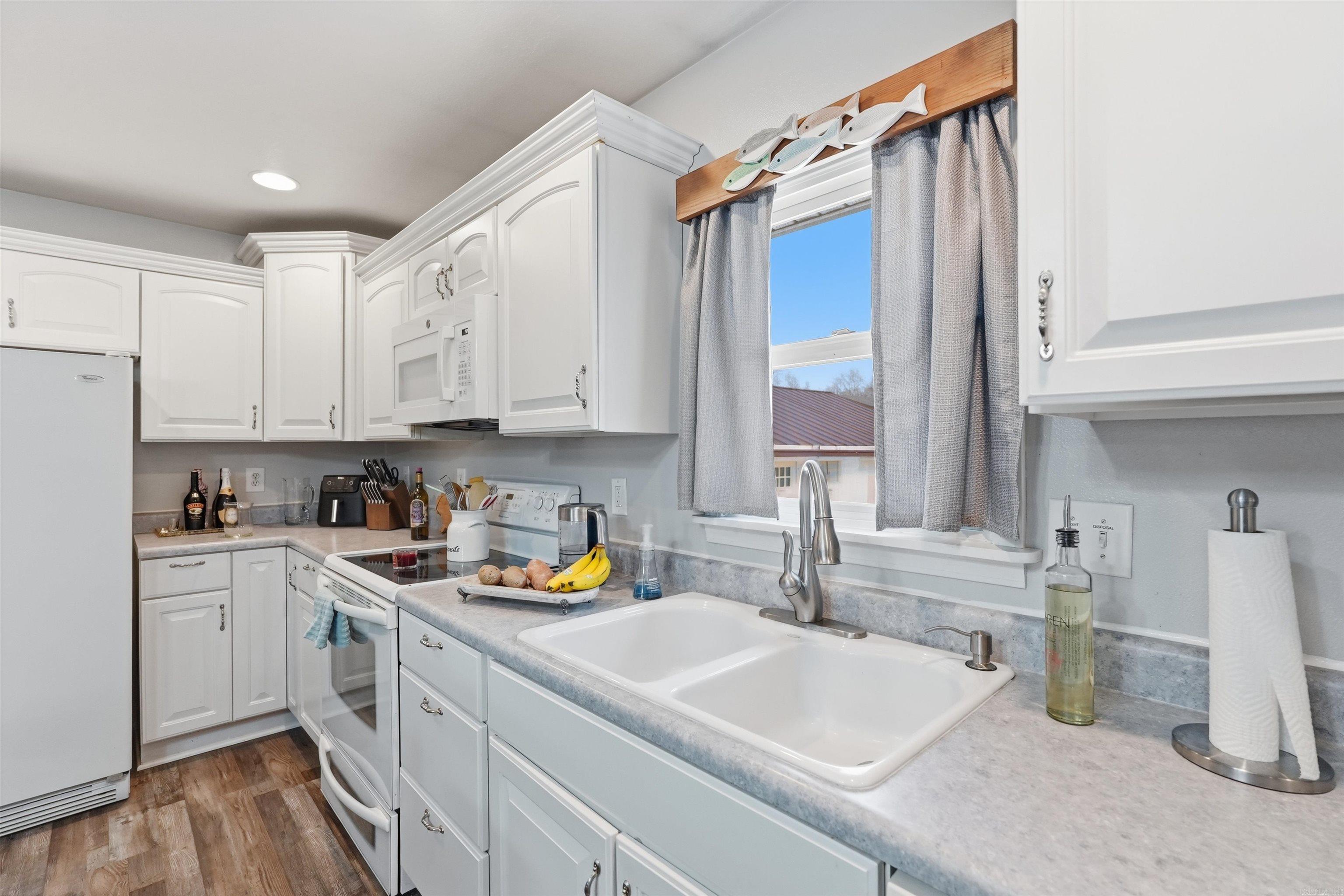 245 Skyline Dr.  Greers Ferry, AR