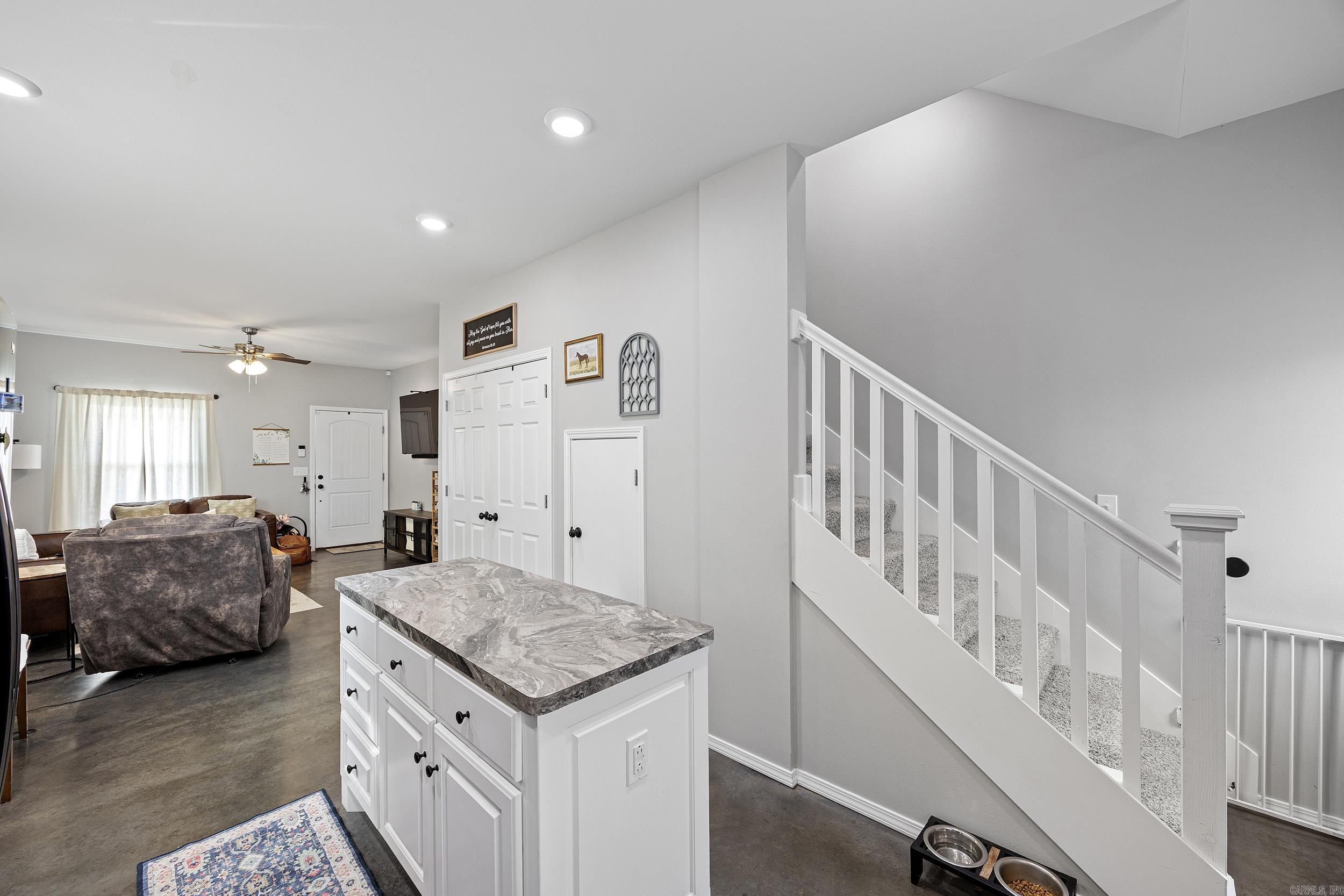 561 Butterfield Stagecoach  Pottsville, AR