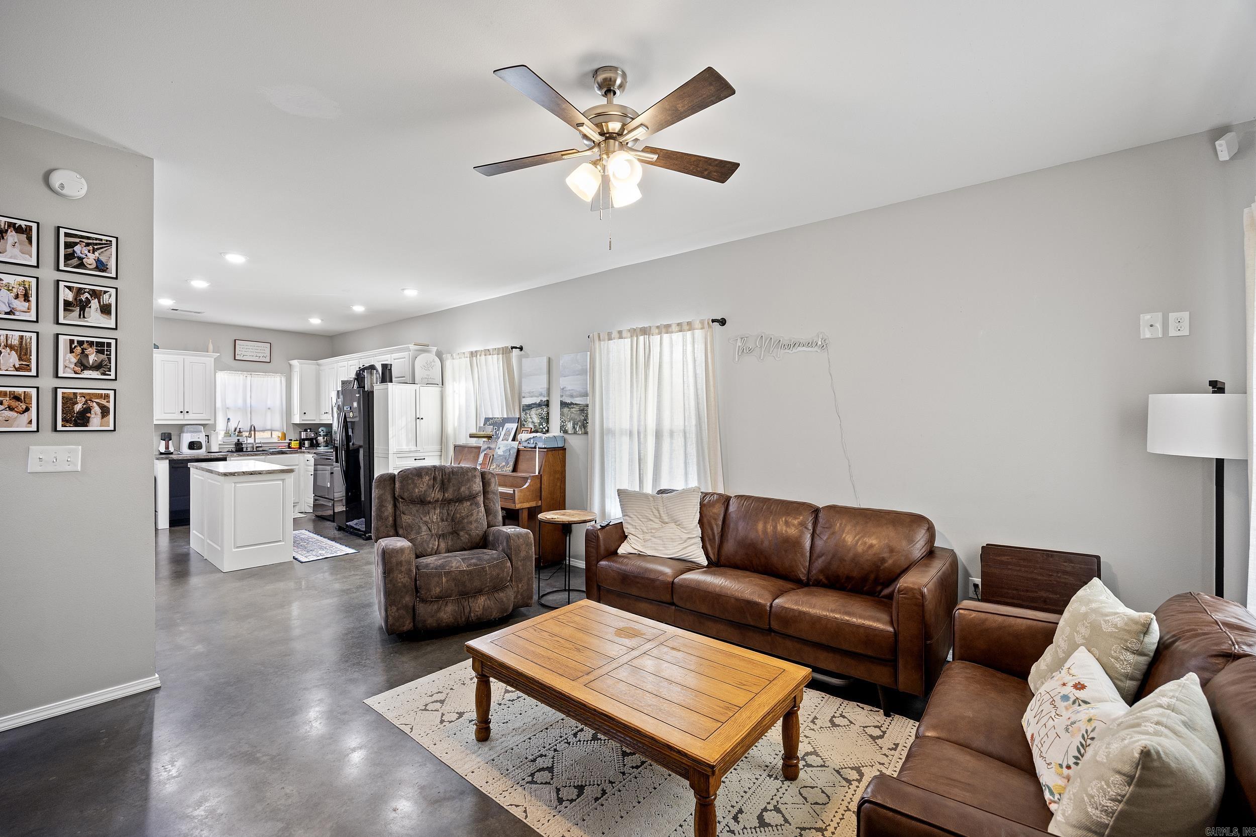 561 Butterfield Stagecoach  Pottsville, AR