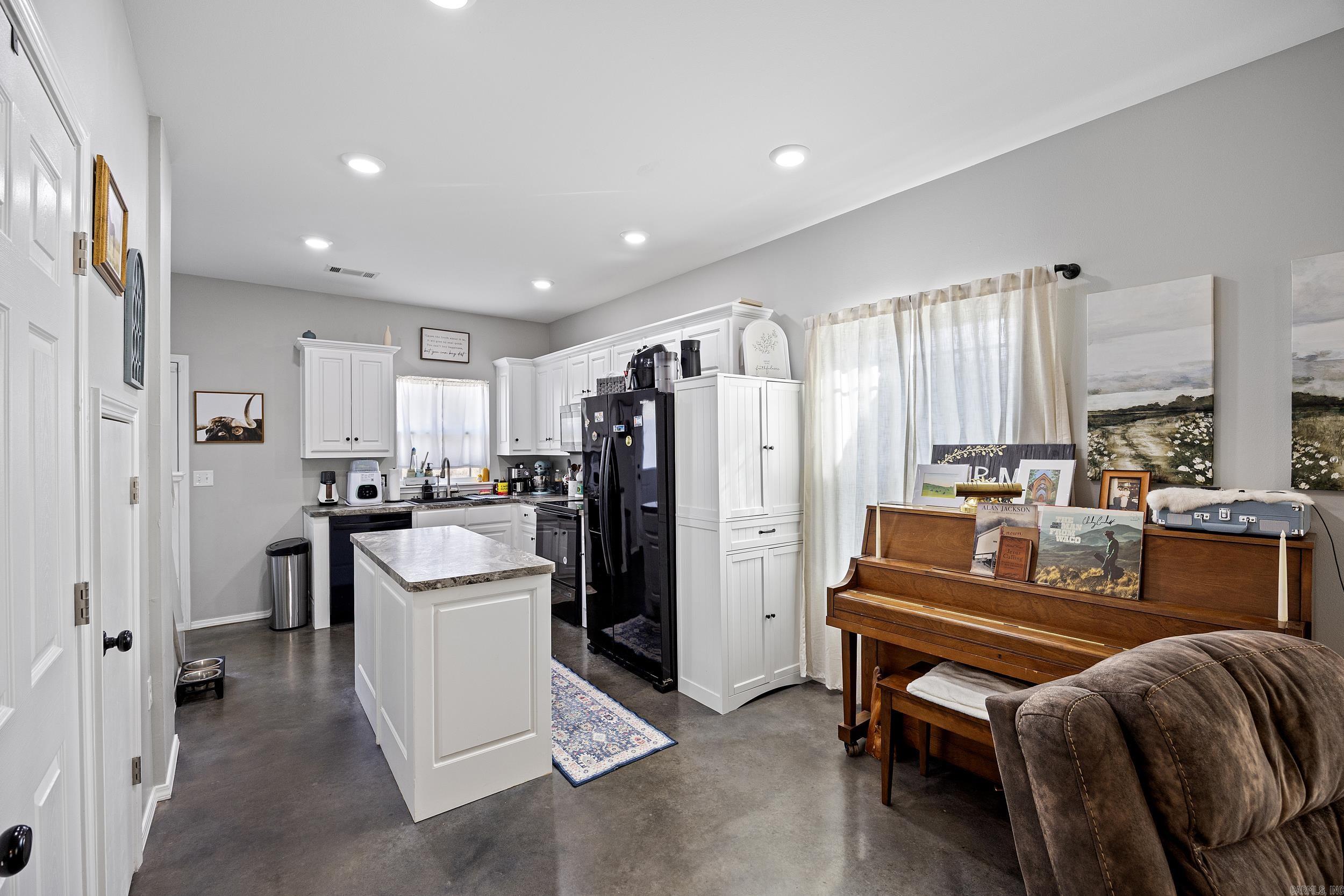 561 Butterfield Stagecoach  Pottsville, AR