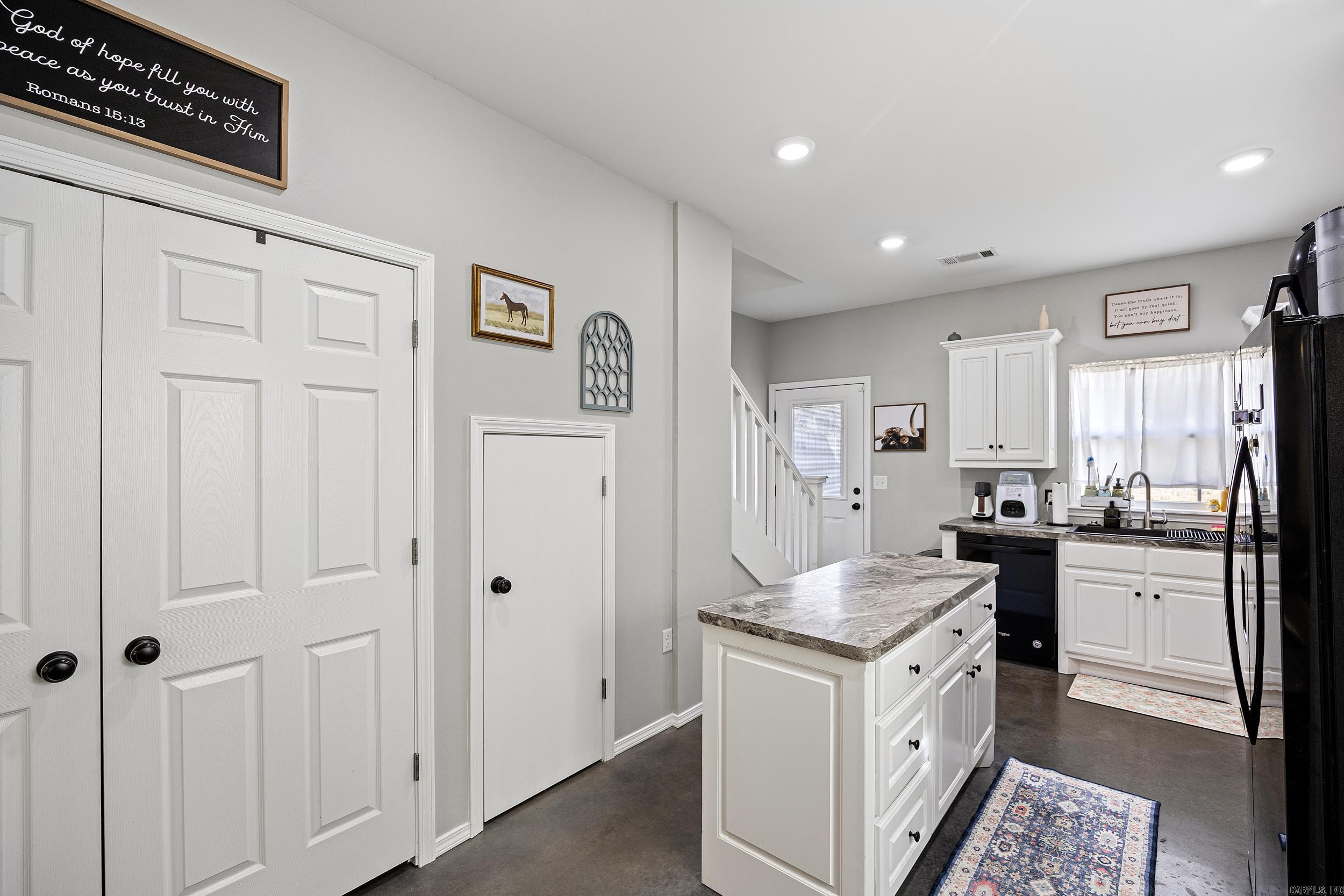 561 Butterfield Stagecoach  Pottsville, AR