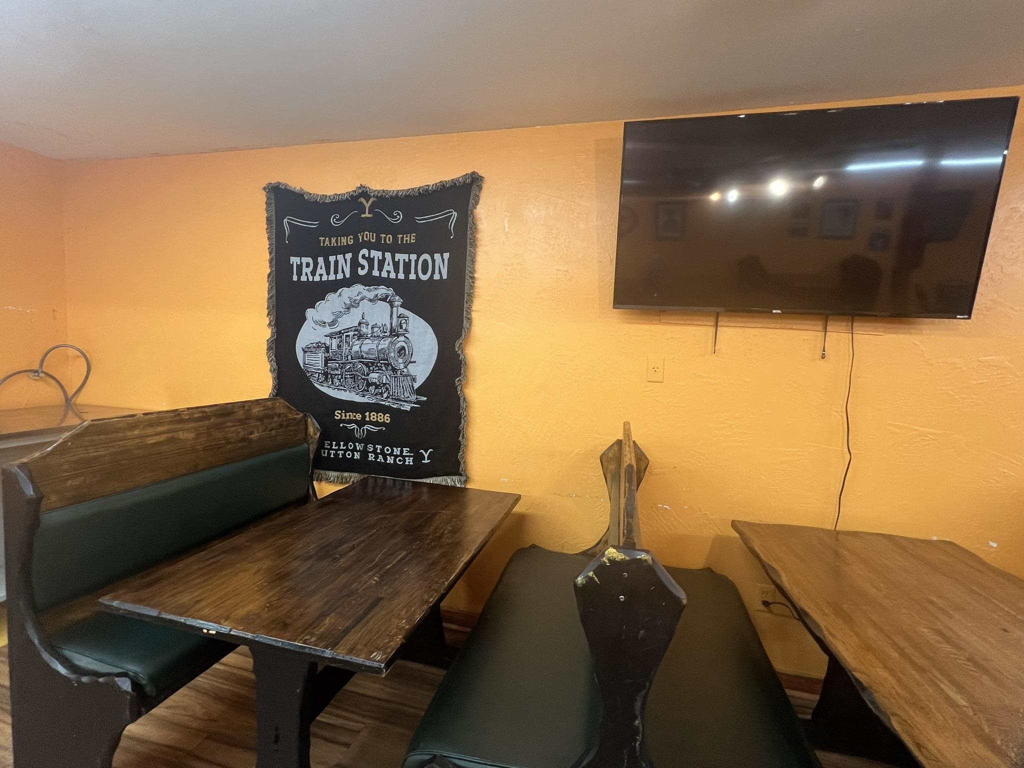 206 E Main  Hardy, AR