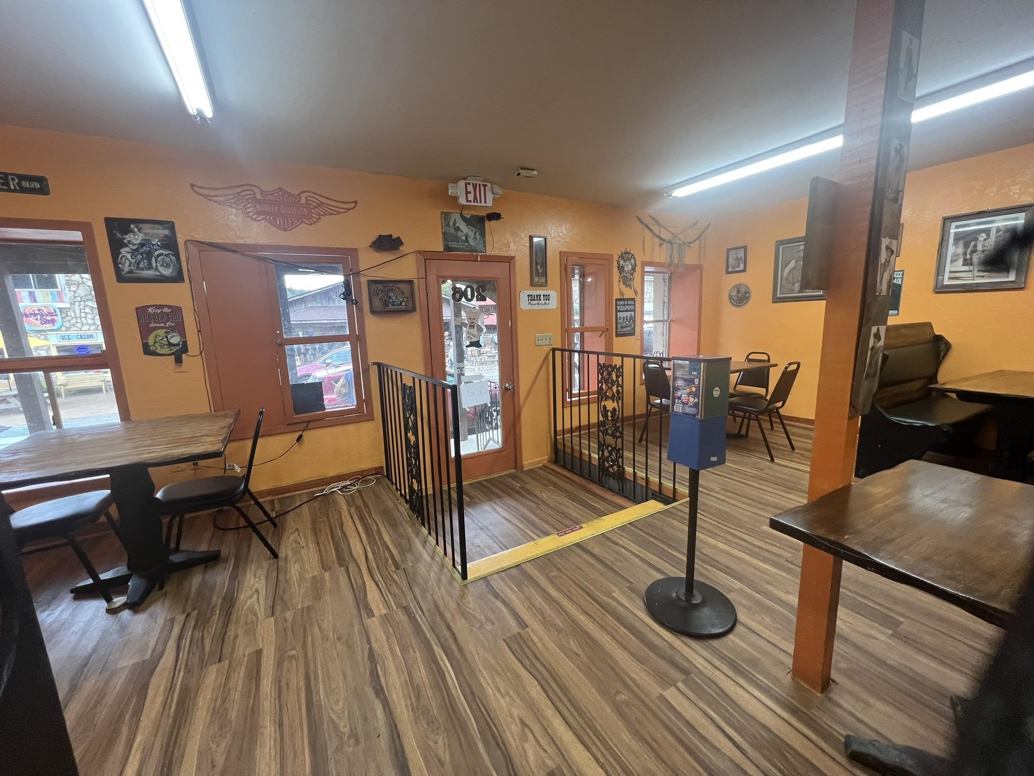 206 E Main  Hardy, AR