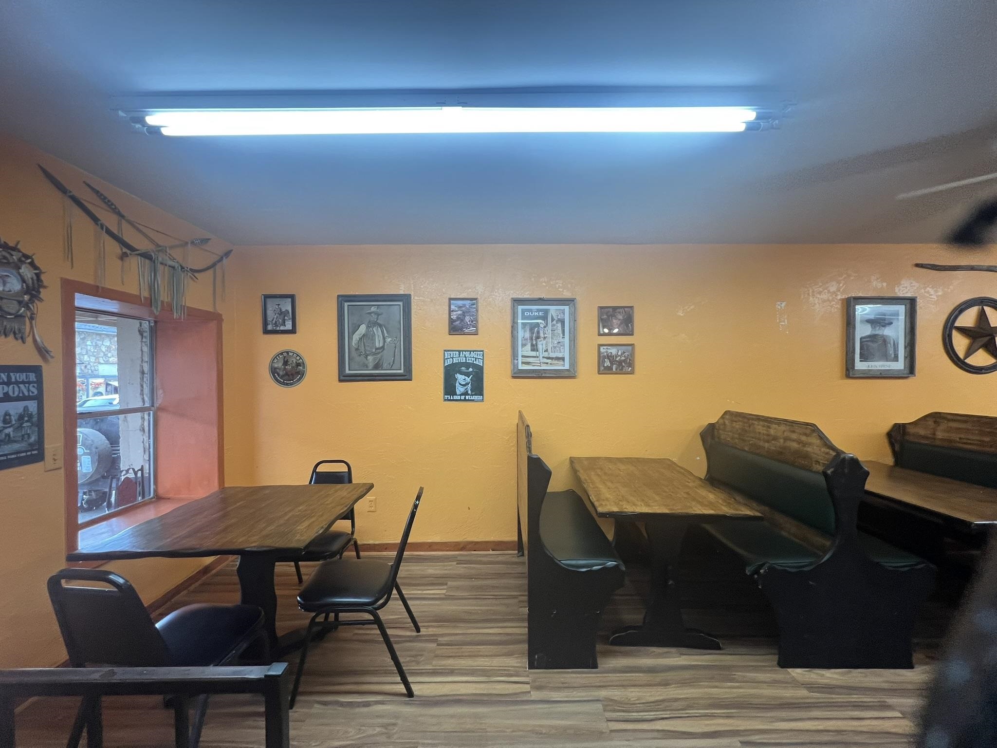 206 E Main  Hardy, AR