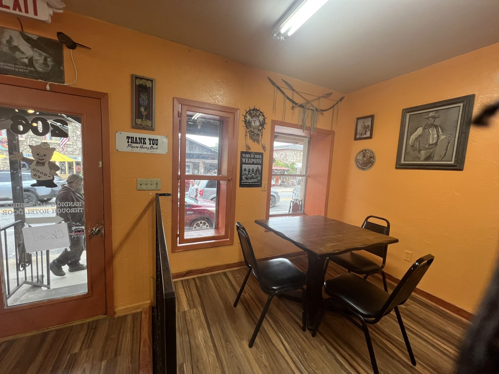 206 E Main  Hardy, AR