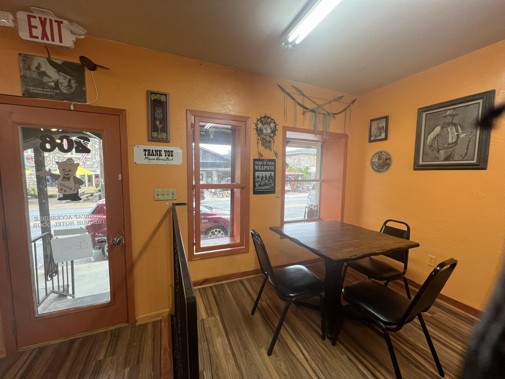 206 E Main  Hardy, AR