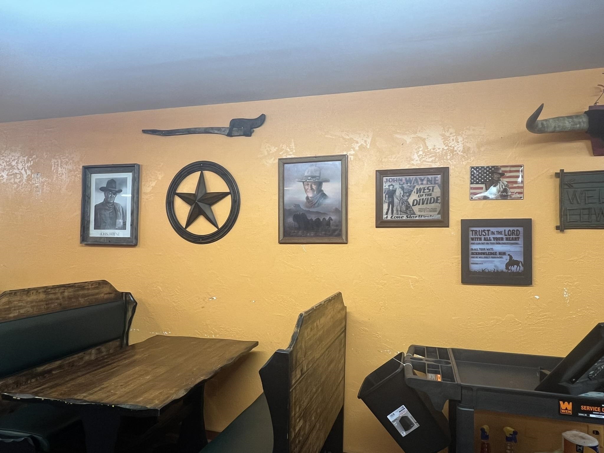 206 E Main  Hardy, AR