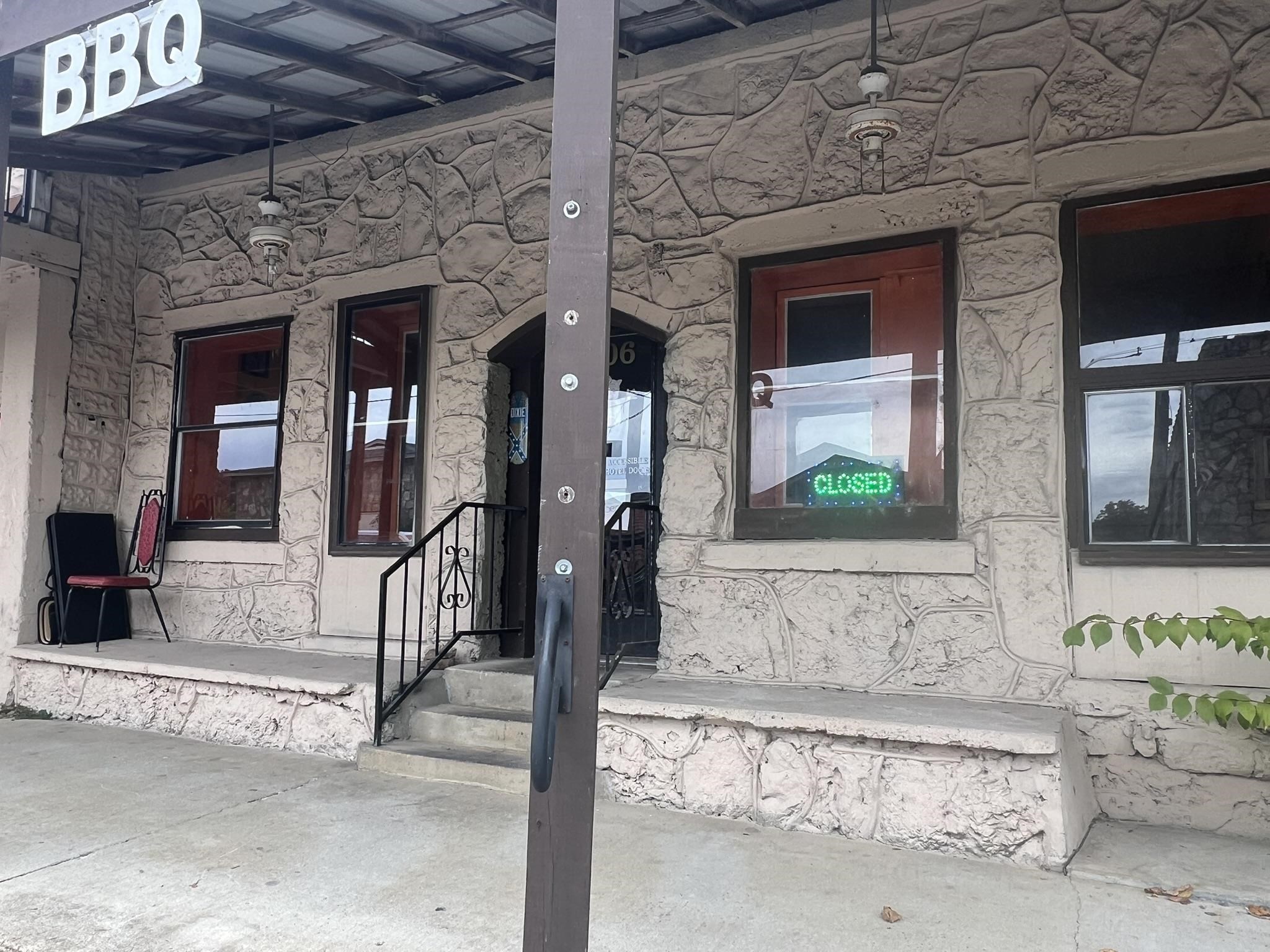 206 E Main  Hardy, AR