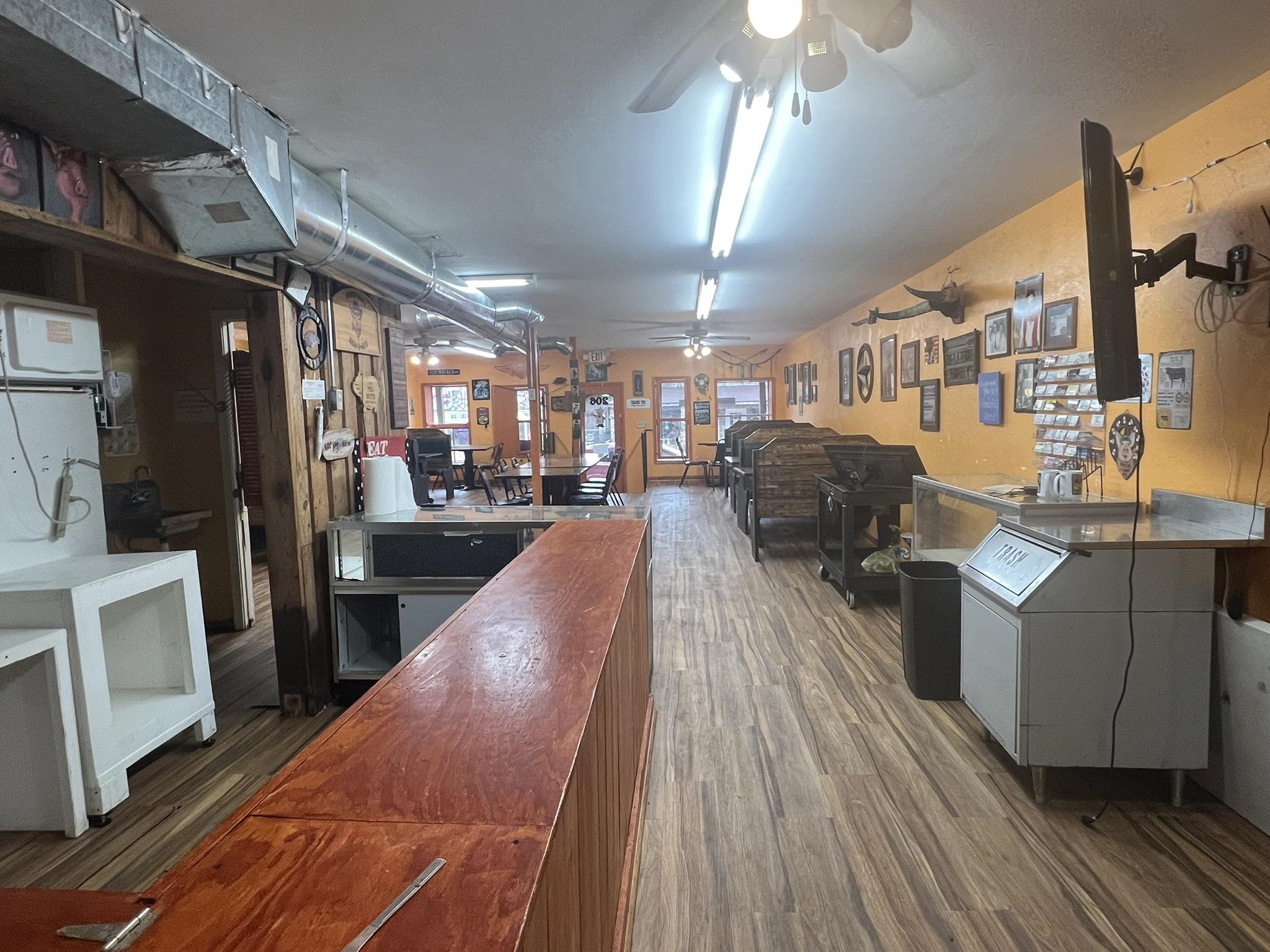 206 E Main  Hardy, AR