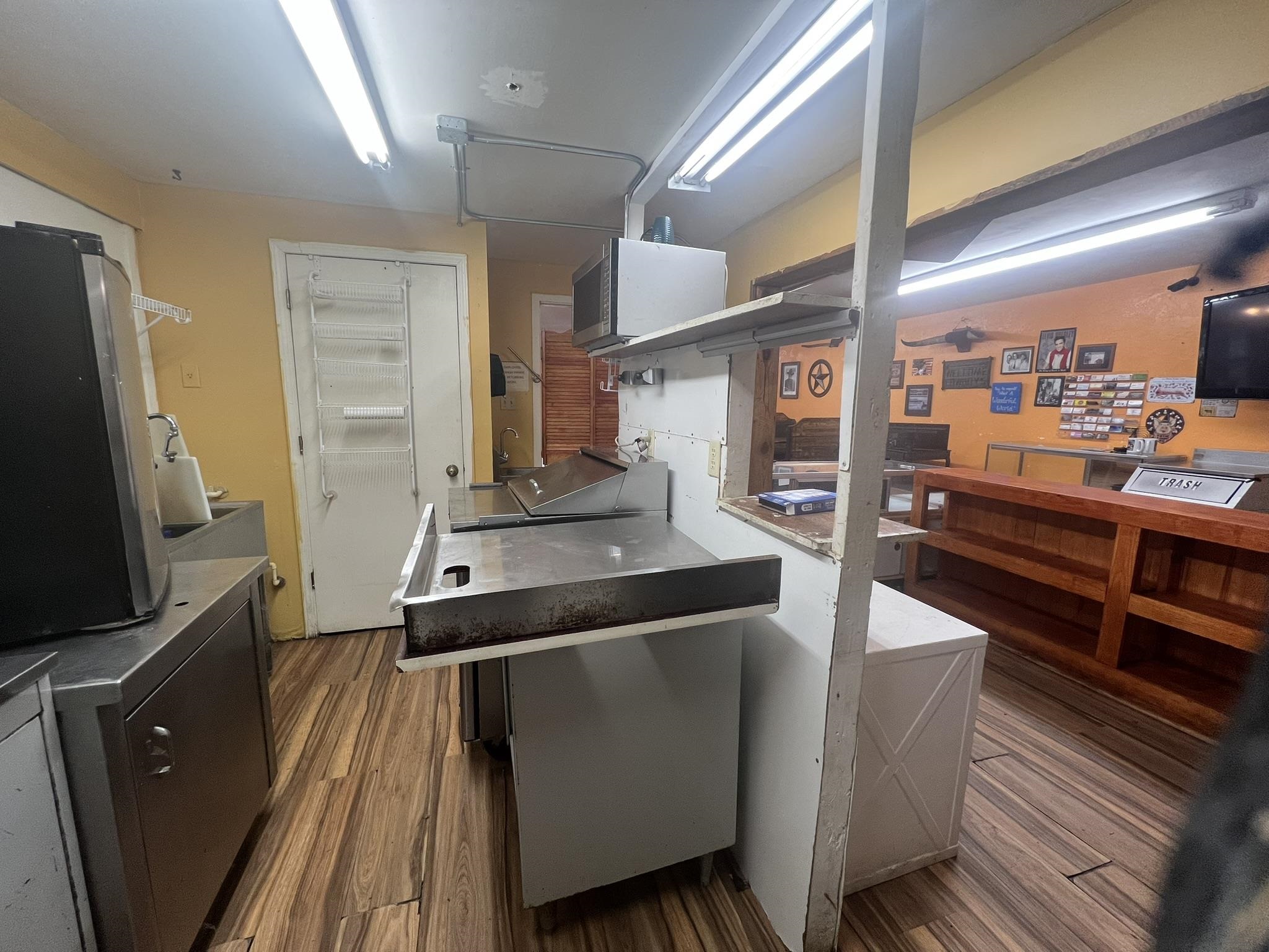 206 E Main  Hardy, AR