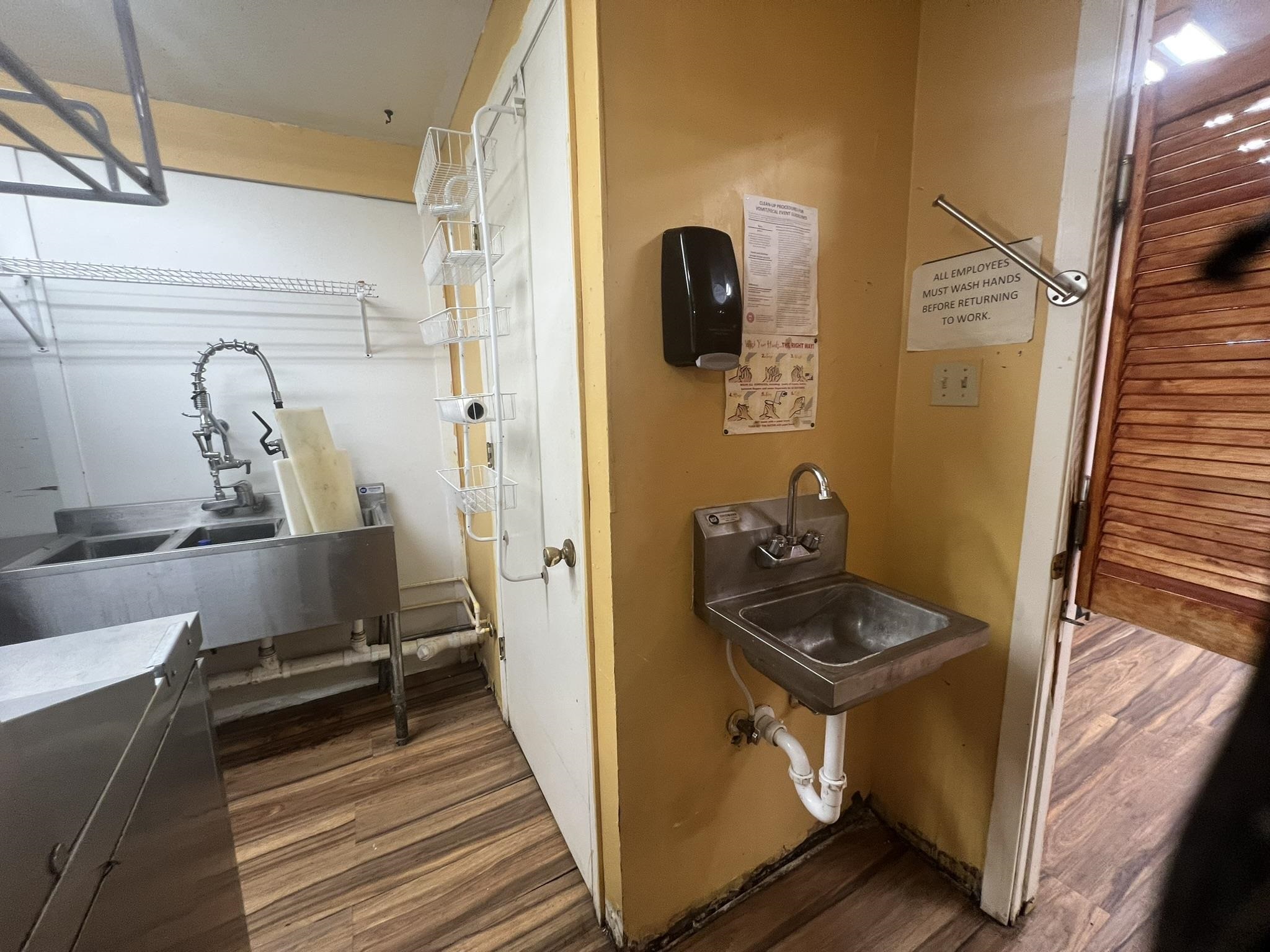 206 E Main  Hardy, AR