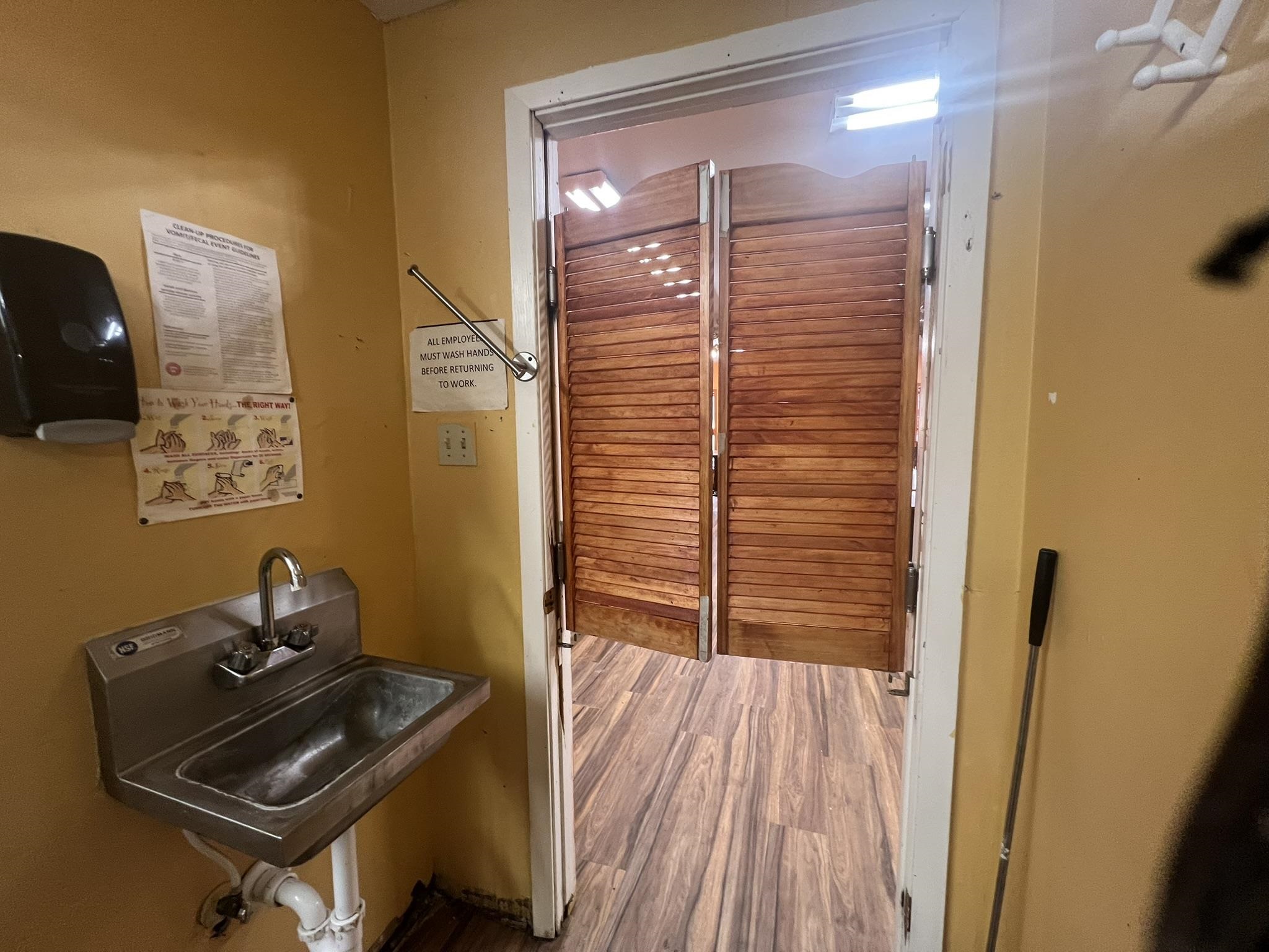 206 E Main  Hardy, AR