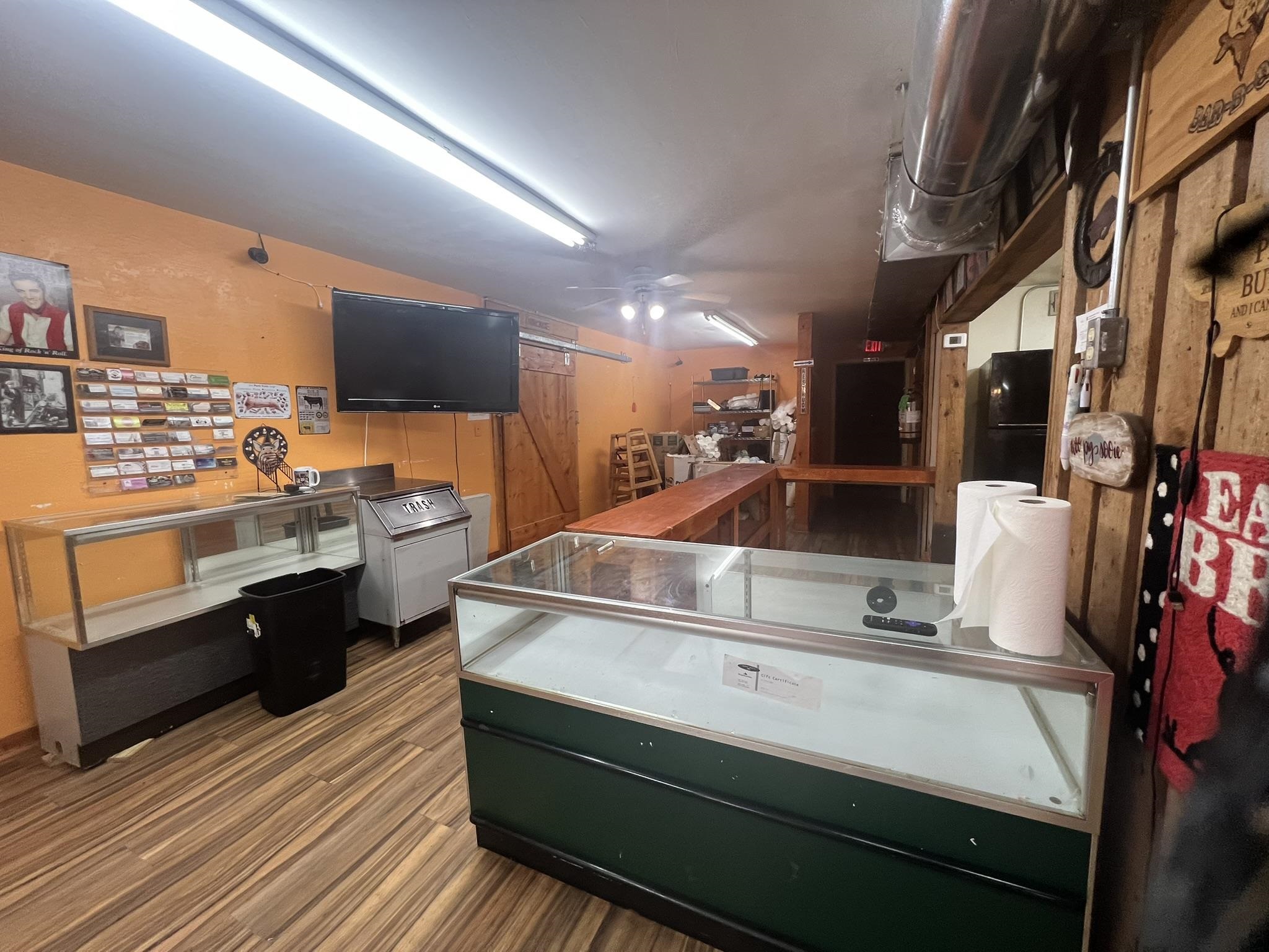 206 E Main  Hardy, AR