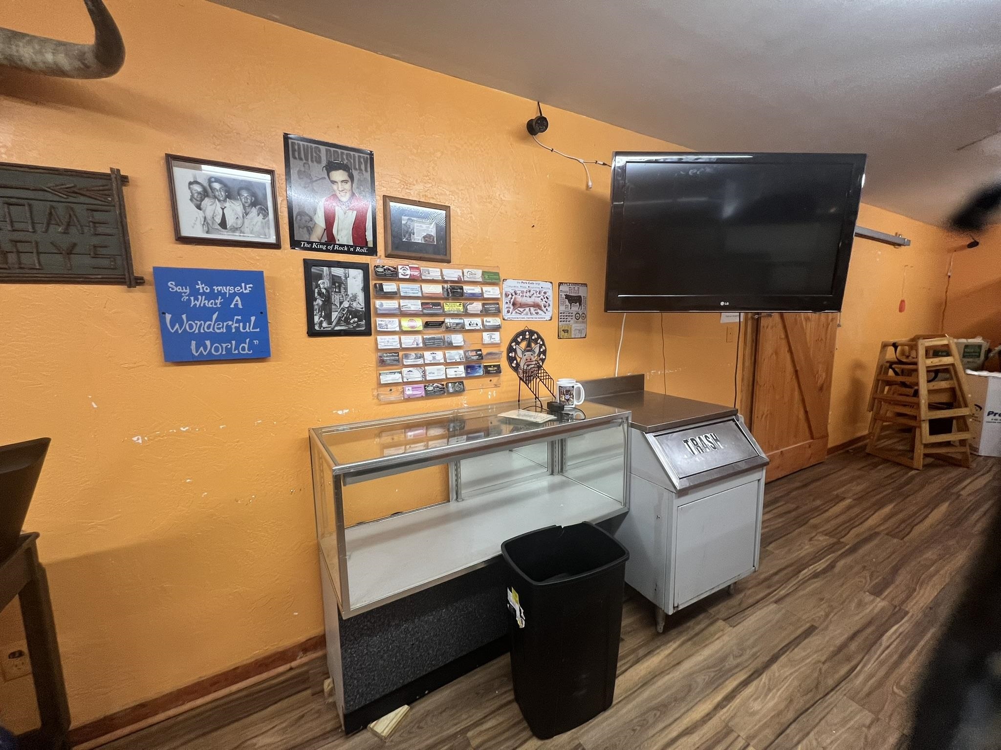 206 E Main  Hardy, AR