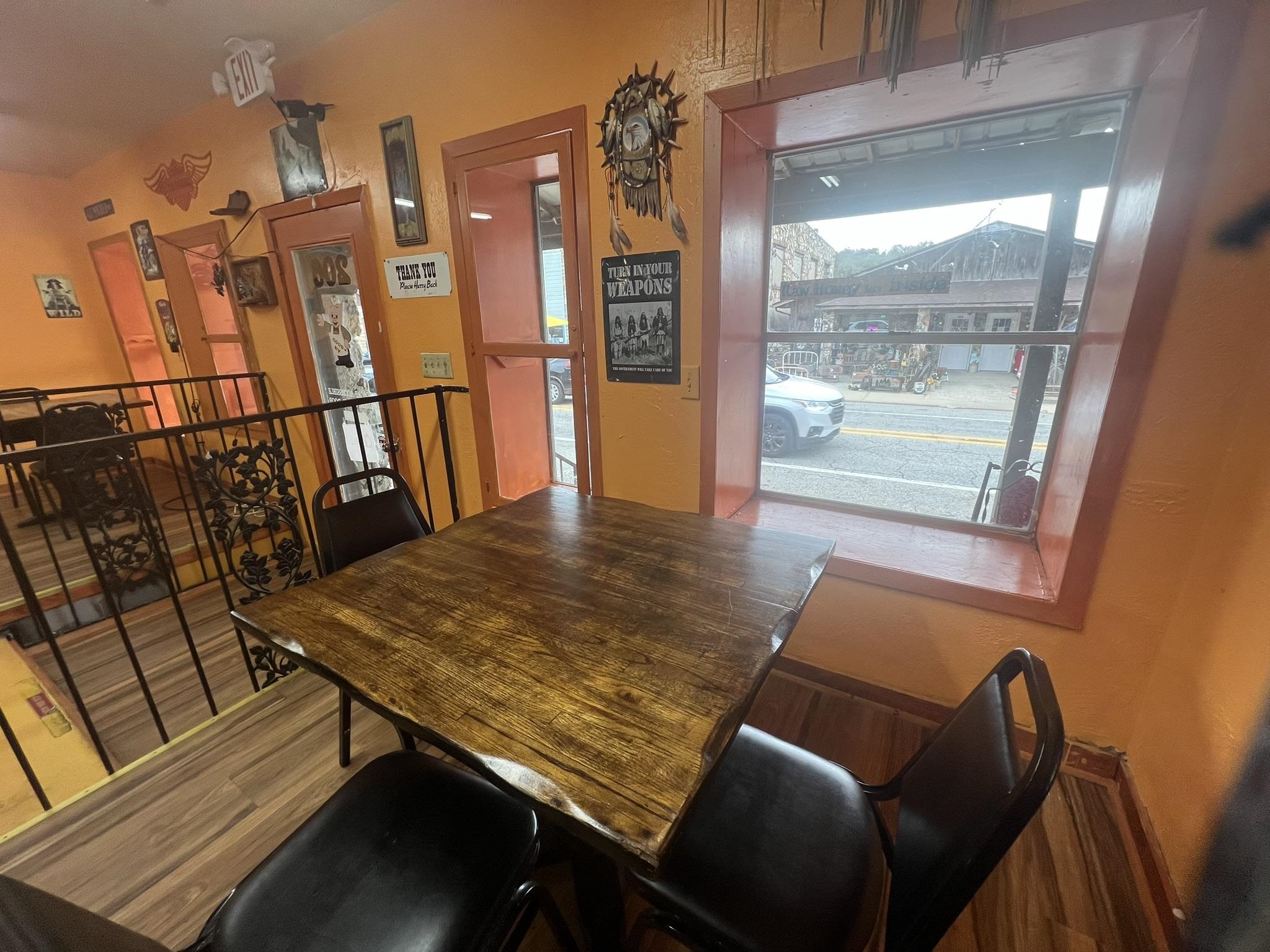 206 E Main  Hardy, AR